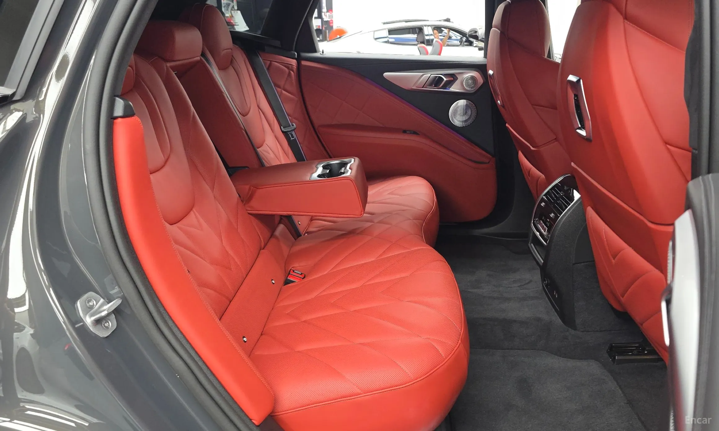 BMW XM (G09) превью 12