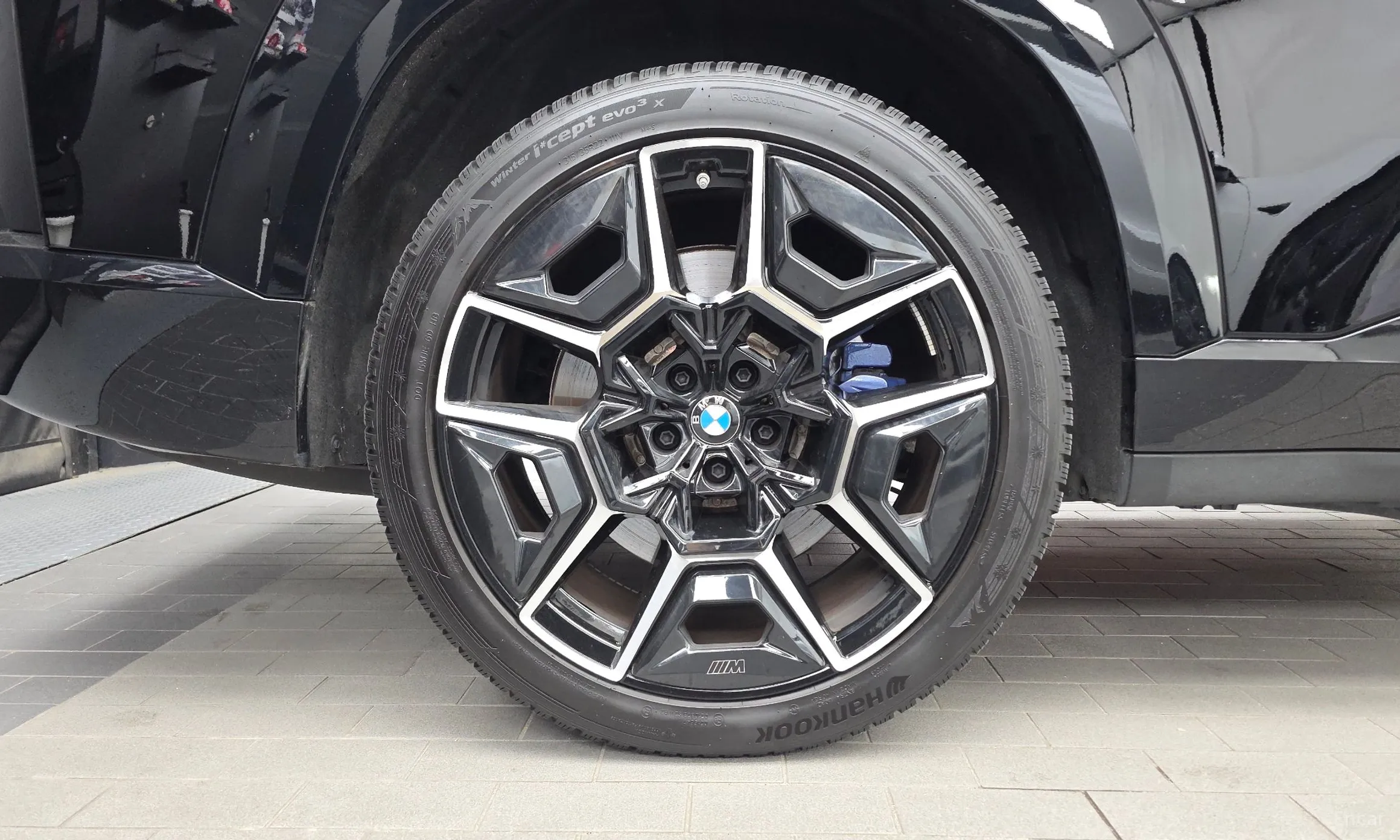 BMW XM (G09) превью 5