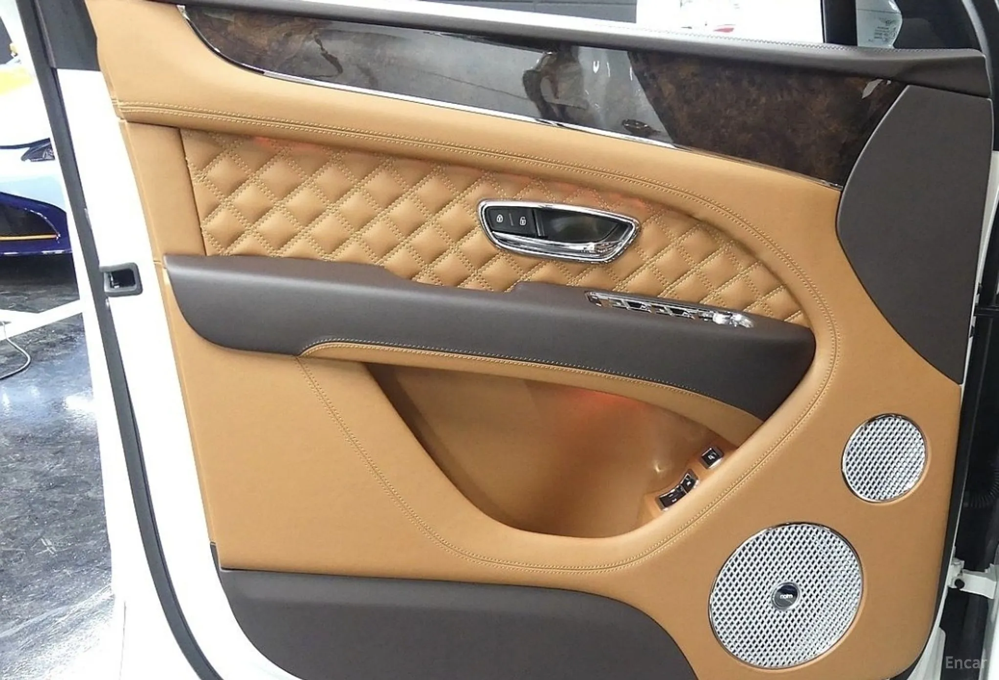 Bentley Bentayga превью 13