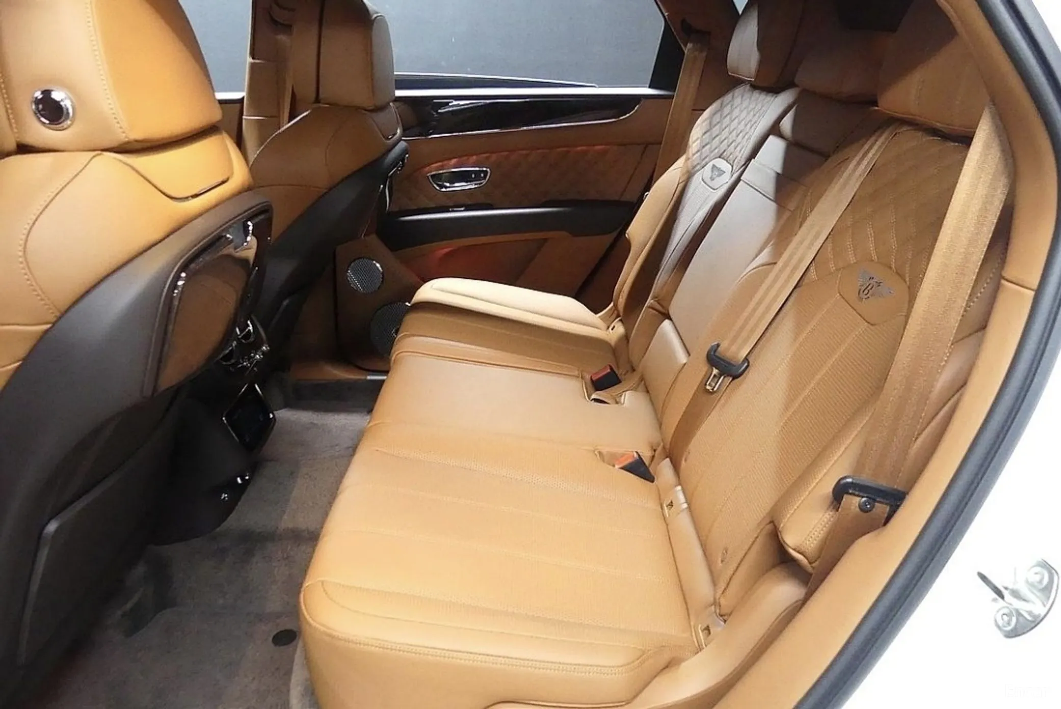 Bentley Bentayga превью 17