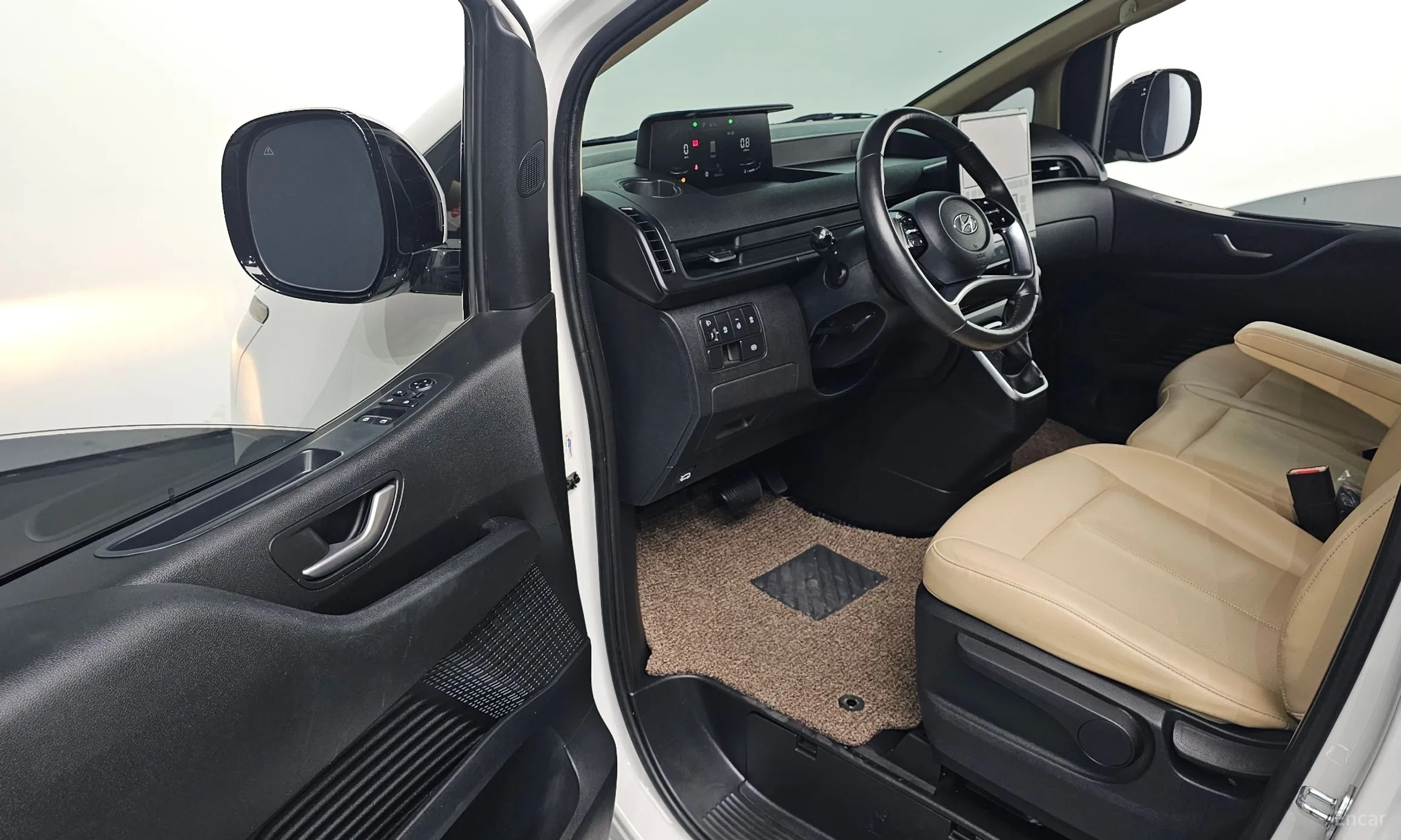 Hyundai Staria превью 10