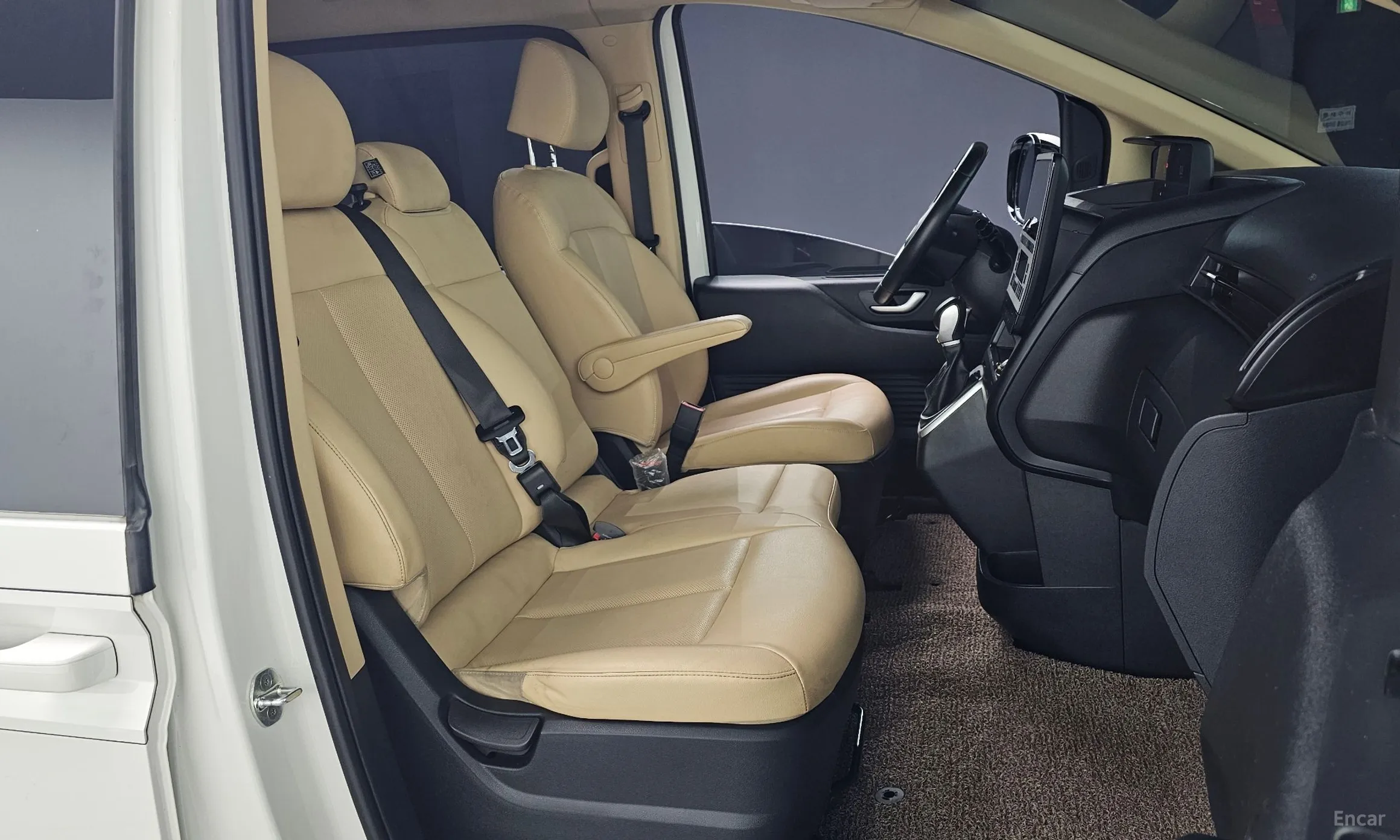 Hyundai Staria превью 11