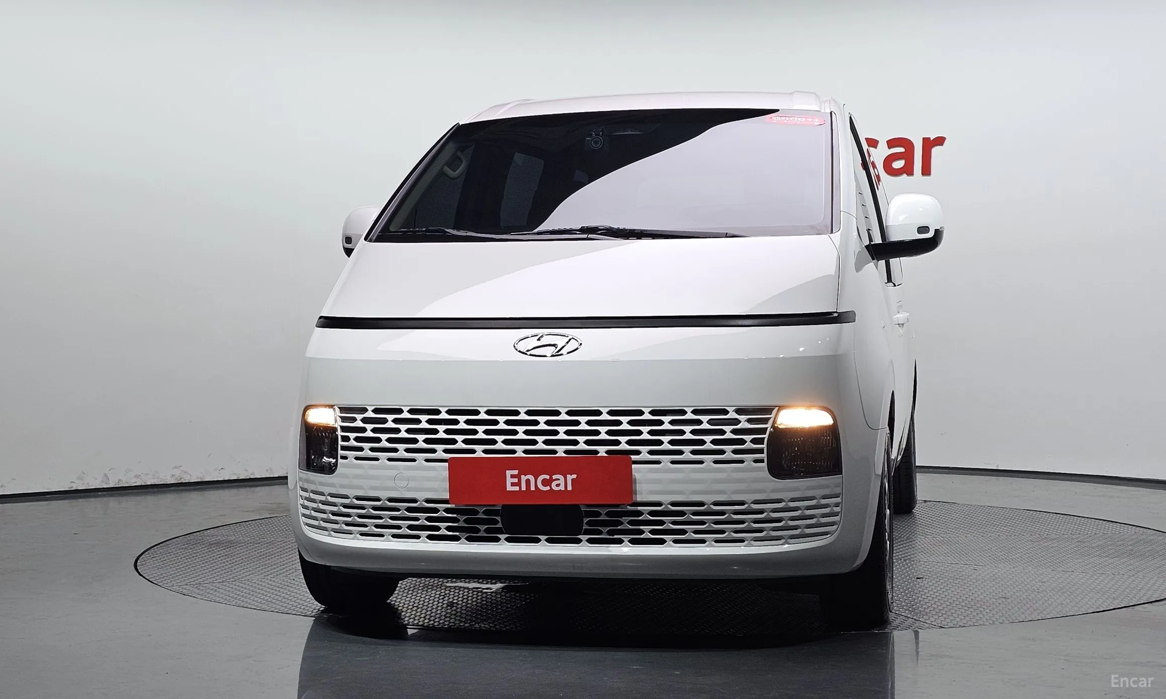 Hyundai Staria превью 3