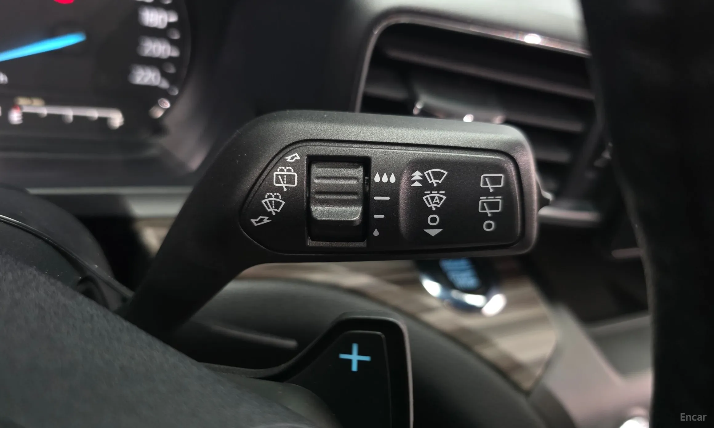 Ford Explorer 6th Generation превью 18