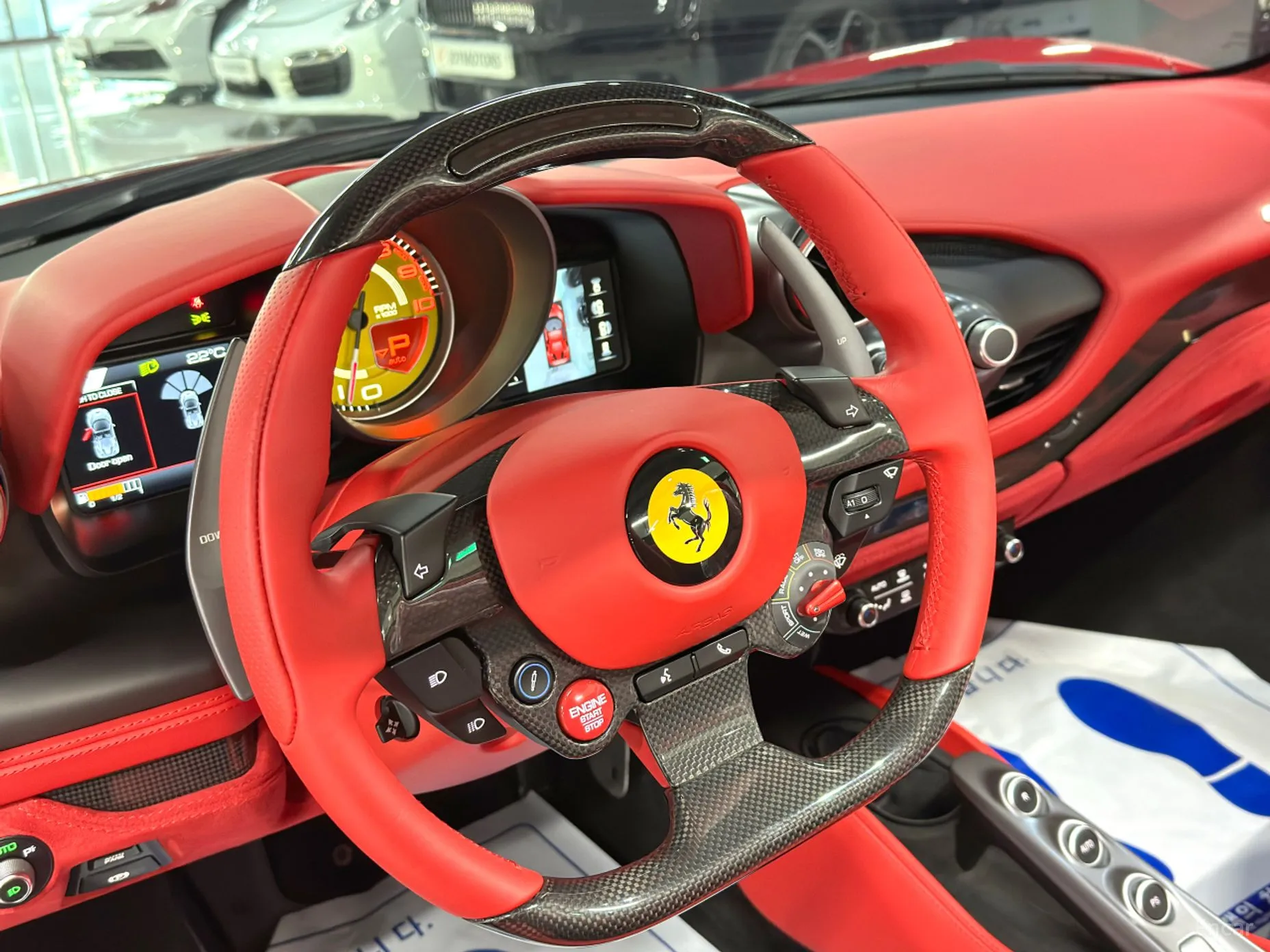 Ferrari F8 Spider превью 11