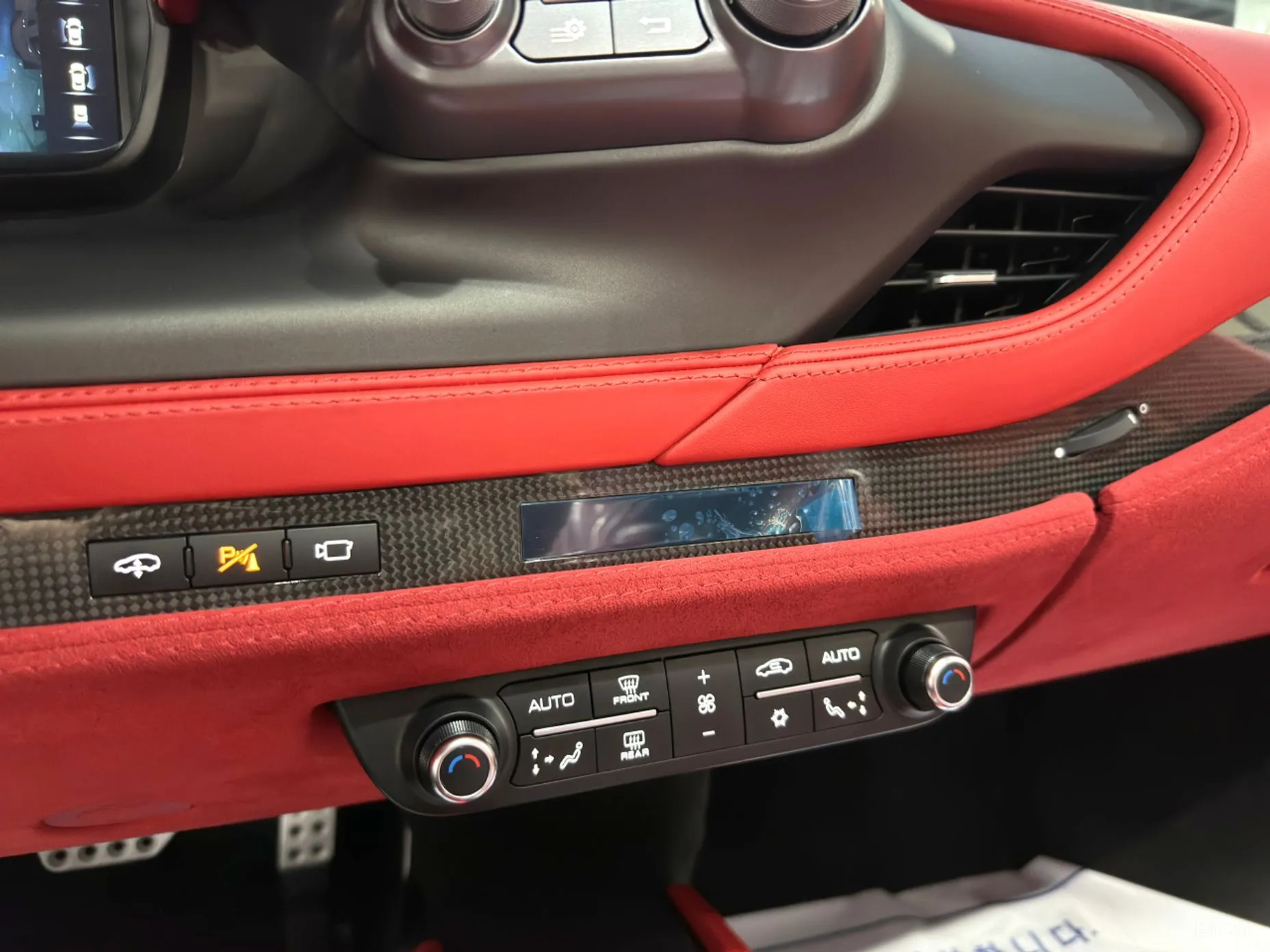 Ferrari F8 Spider превью 13