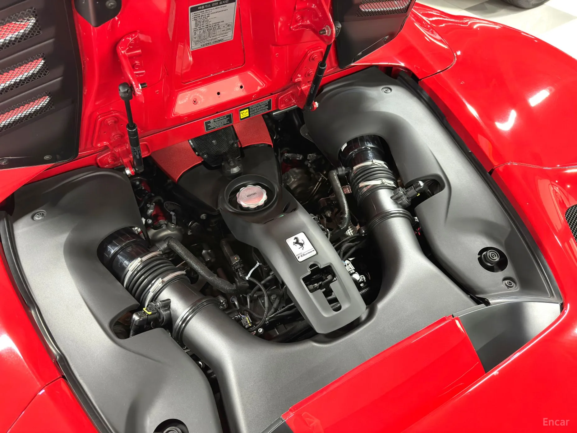 Ferrari F8 Spider превью 19