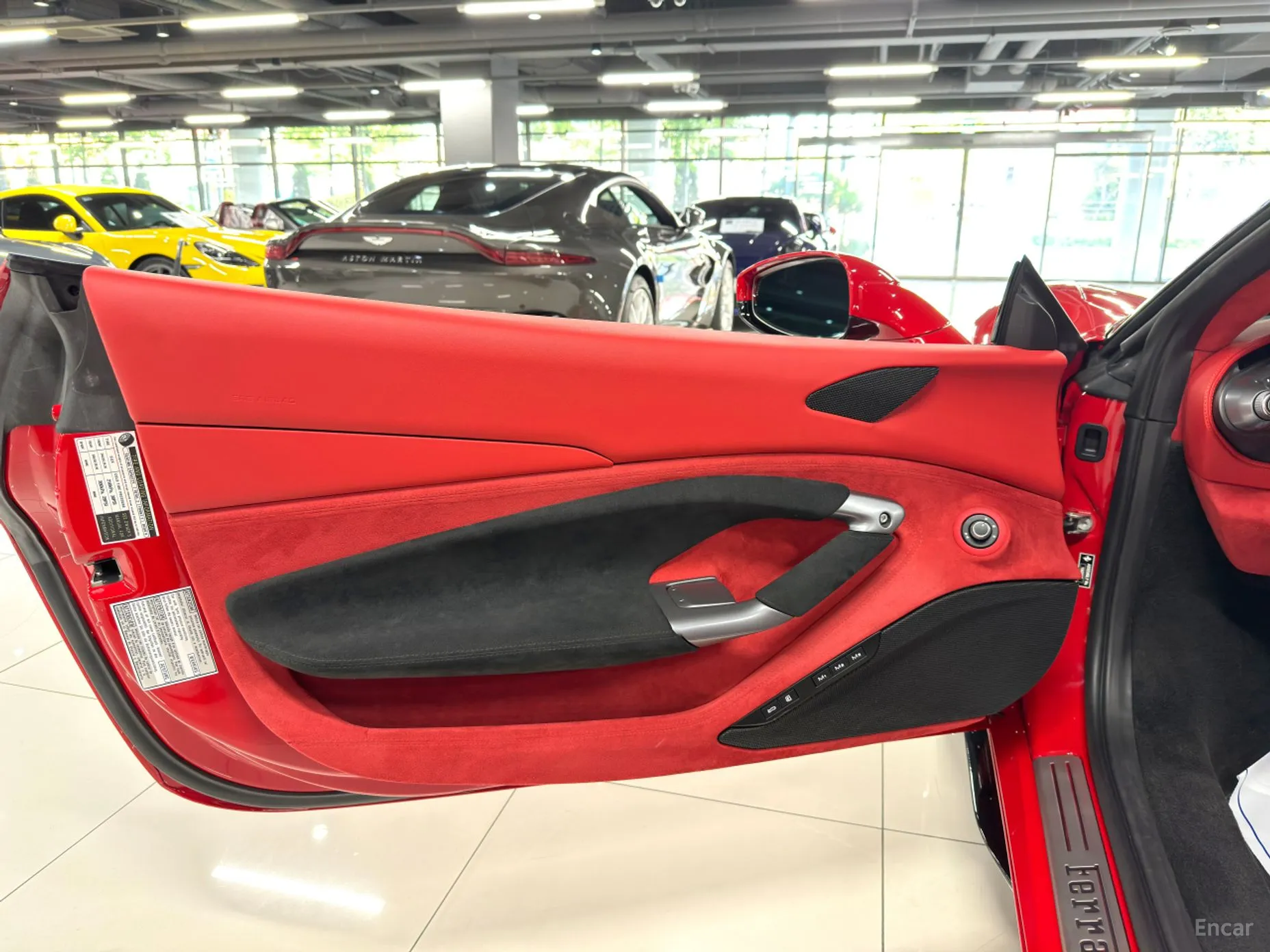 Ferrari F8 Spider превью 7