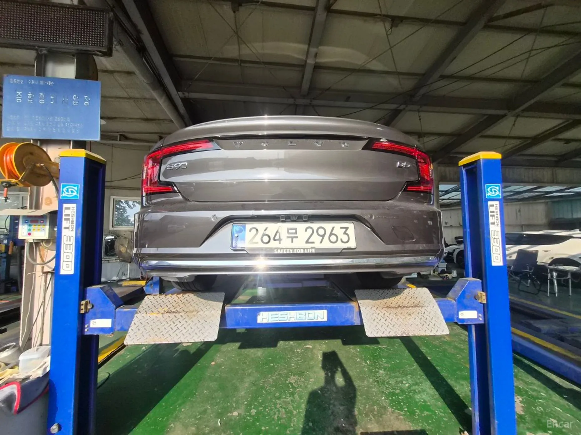 Volvo S90