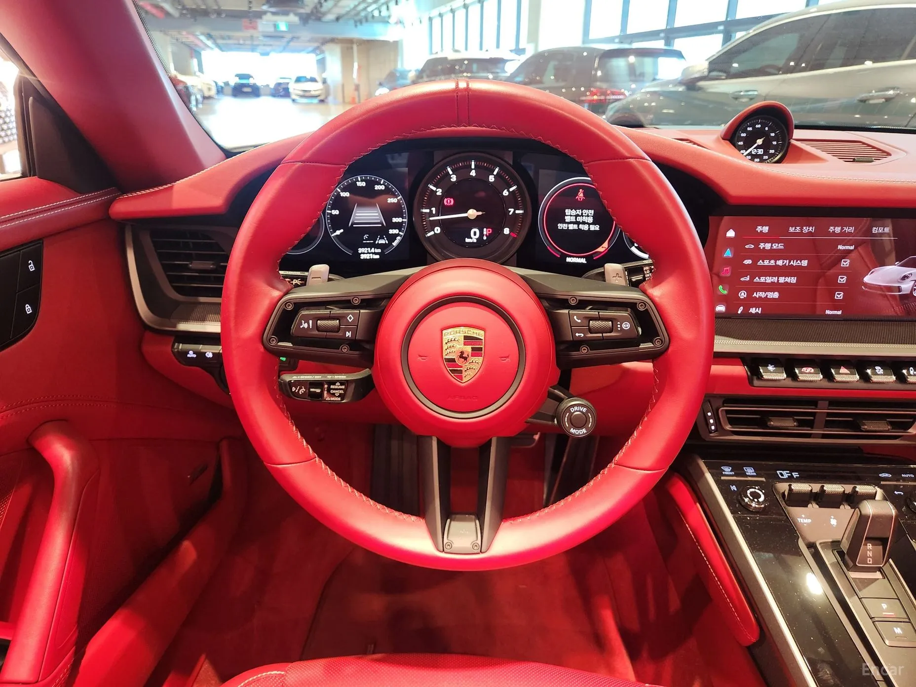 Porsche 911 (992) превью 10