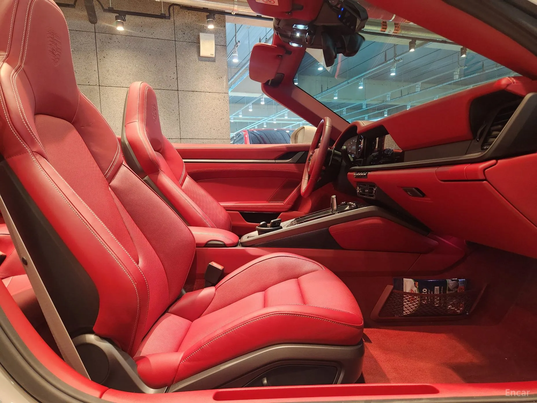 Porsche 911 (992) превью 14