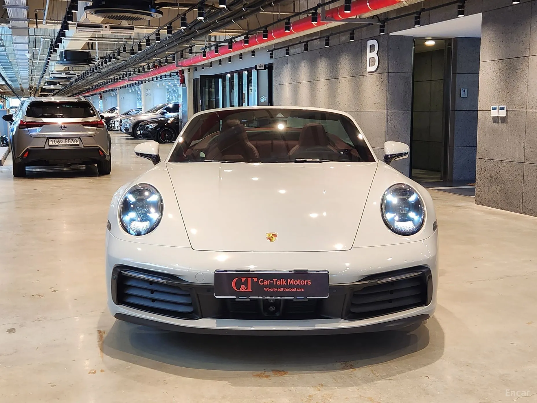 Porsche 911 (992) превью 3