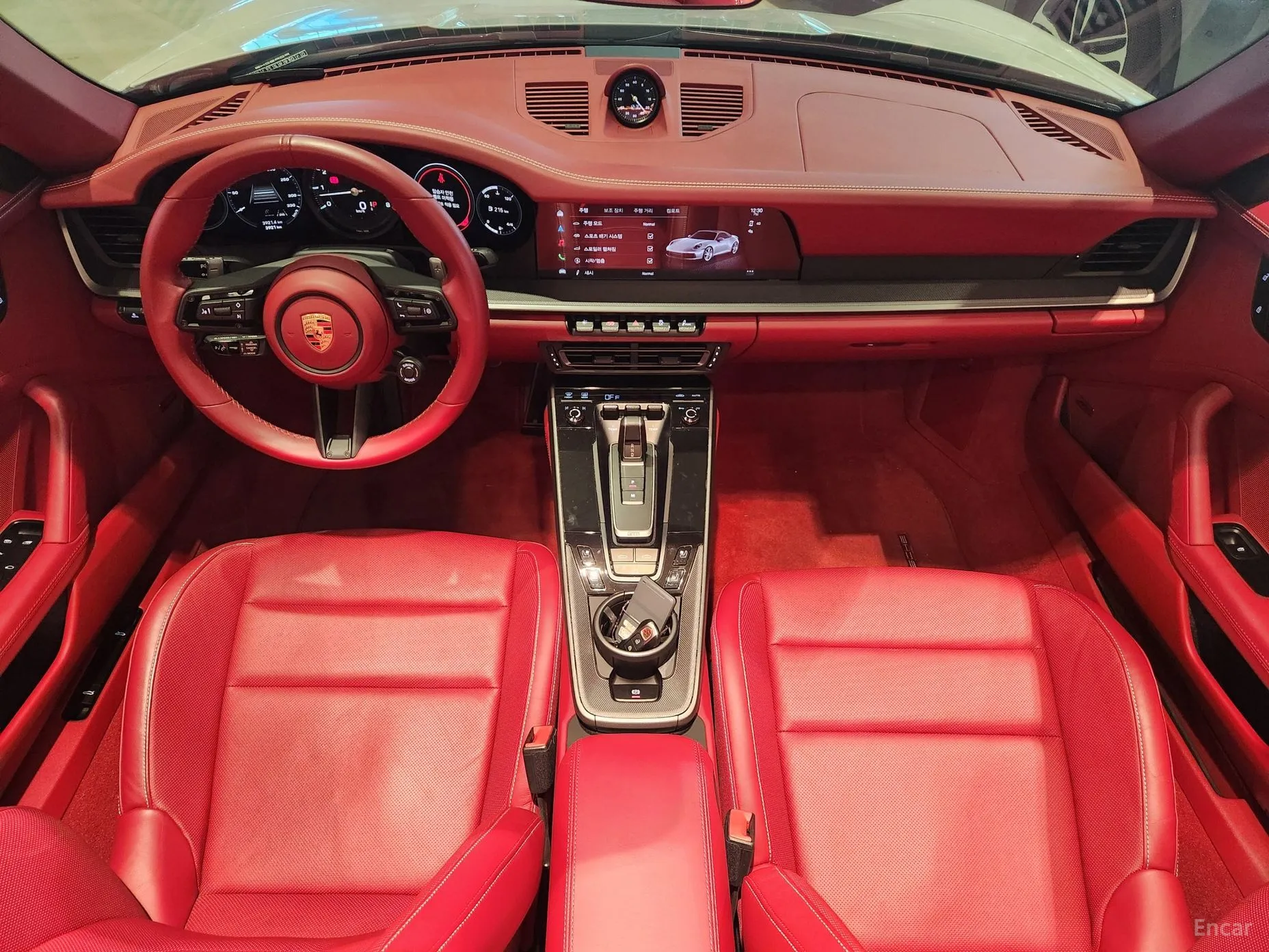 Porsche 911 (992) превью 6