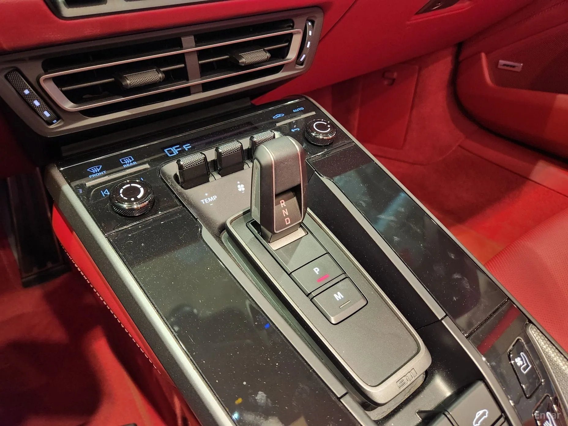 Porsche 911 (992) превью 7