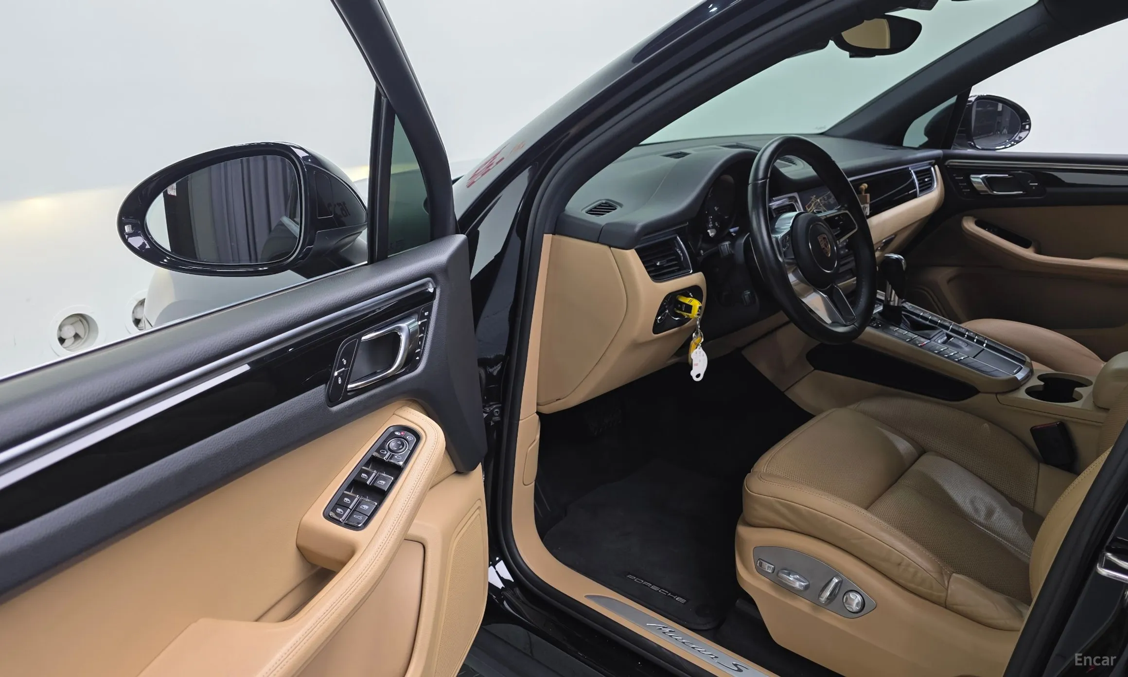 Porsche Macan превью 12