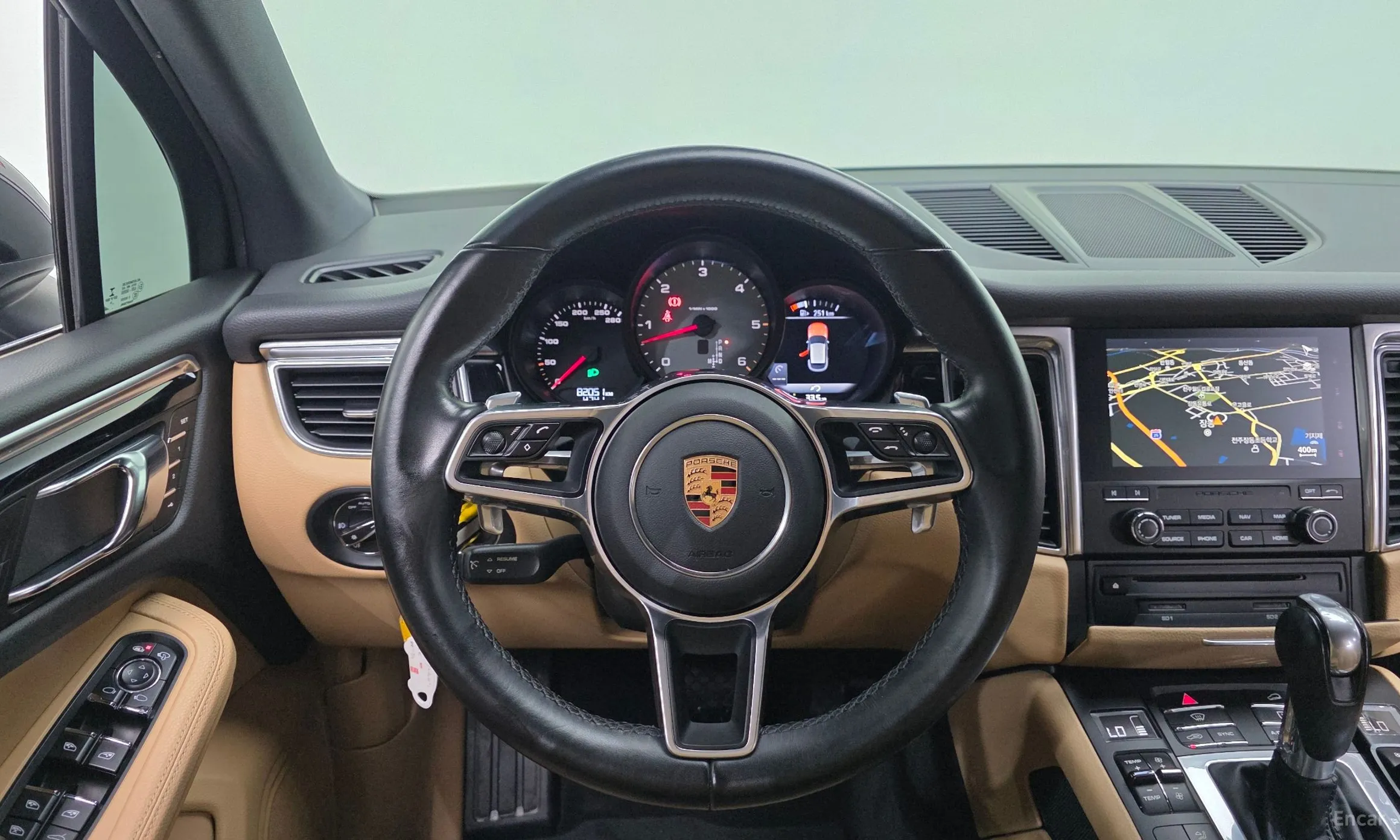 Porsche Macan превью 15
