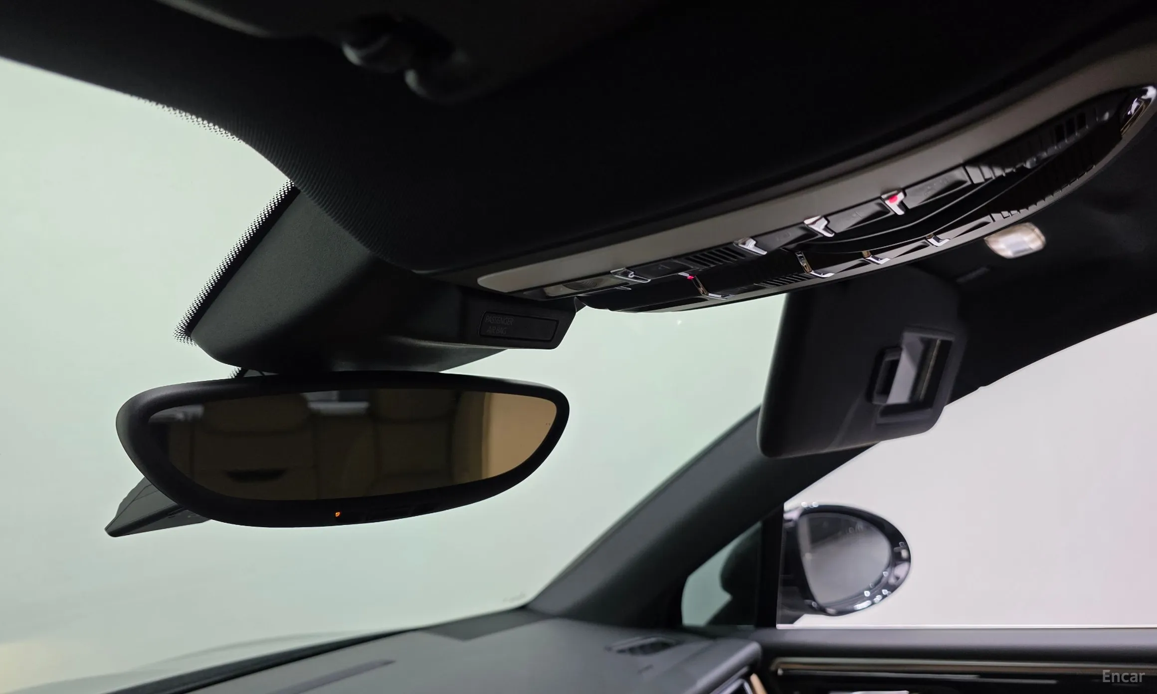 Porsche Macan превью 16