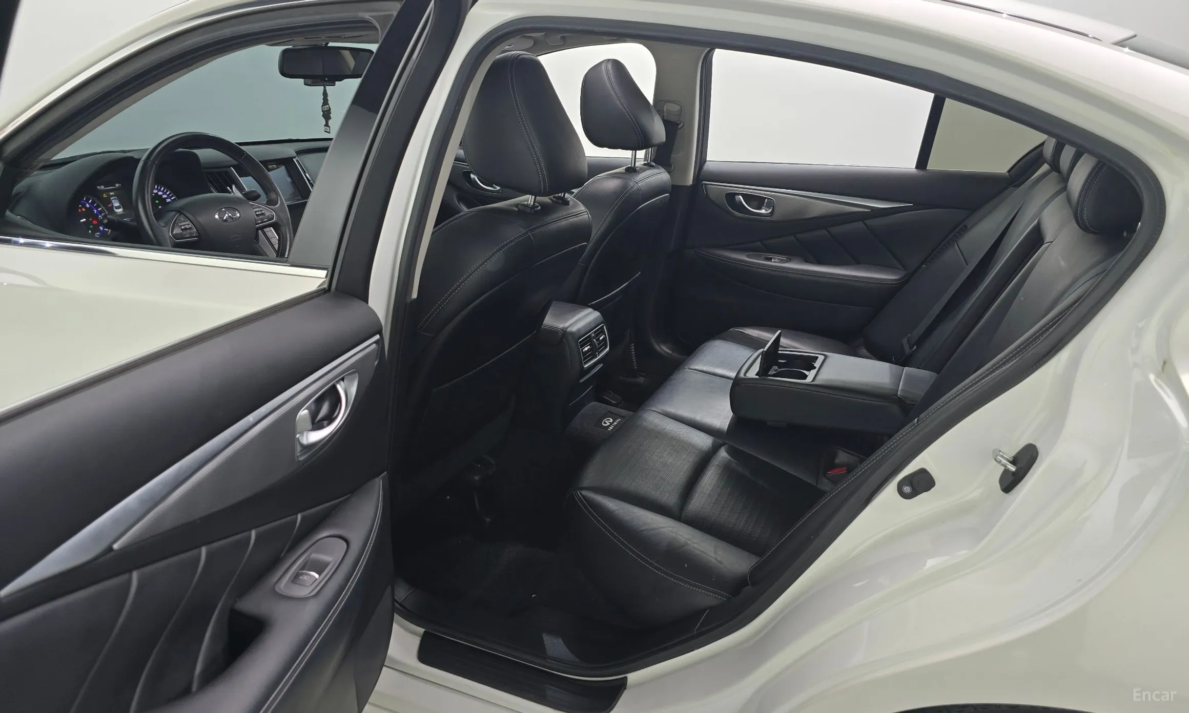 Infiniti Q50 превью 12