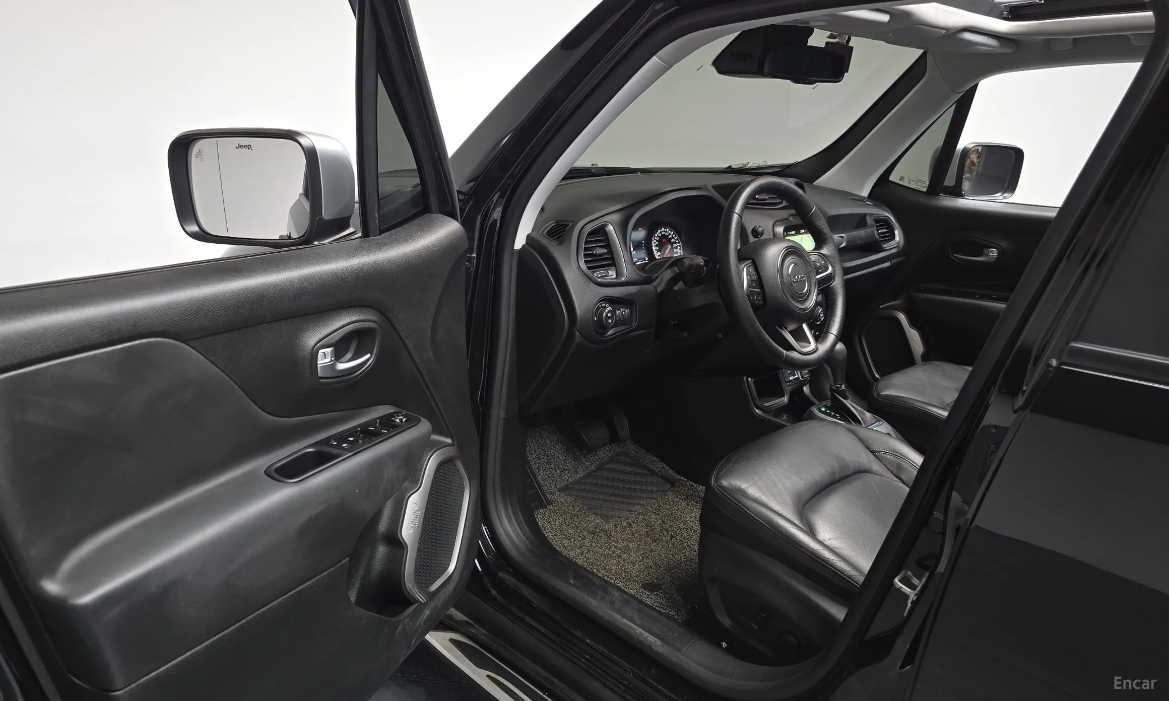 Jeep Renegade превью 10