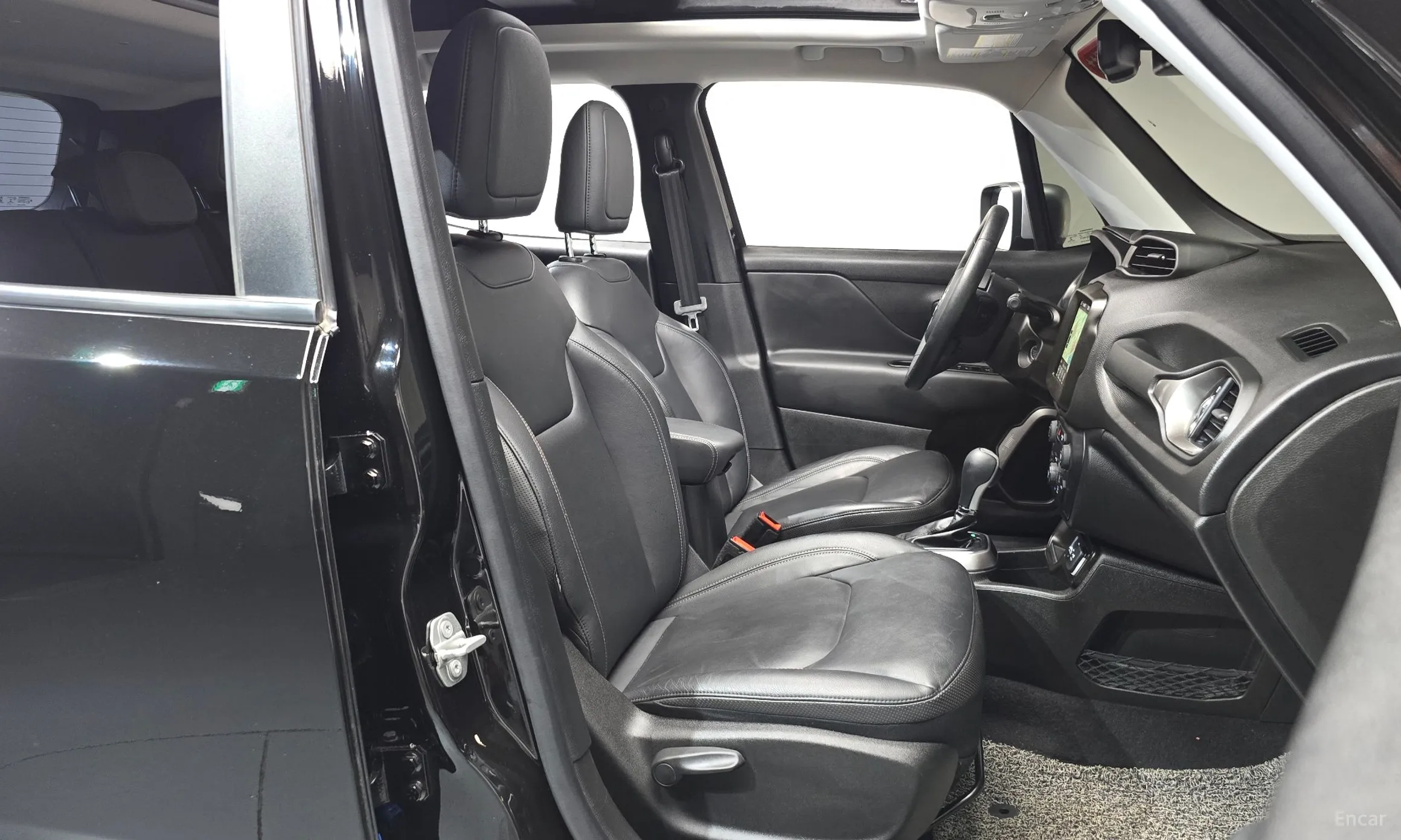 Jeep Renegade превью 11