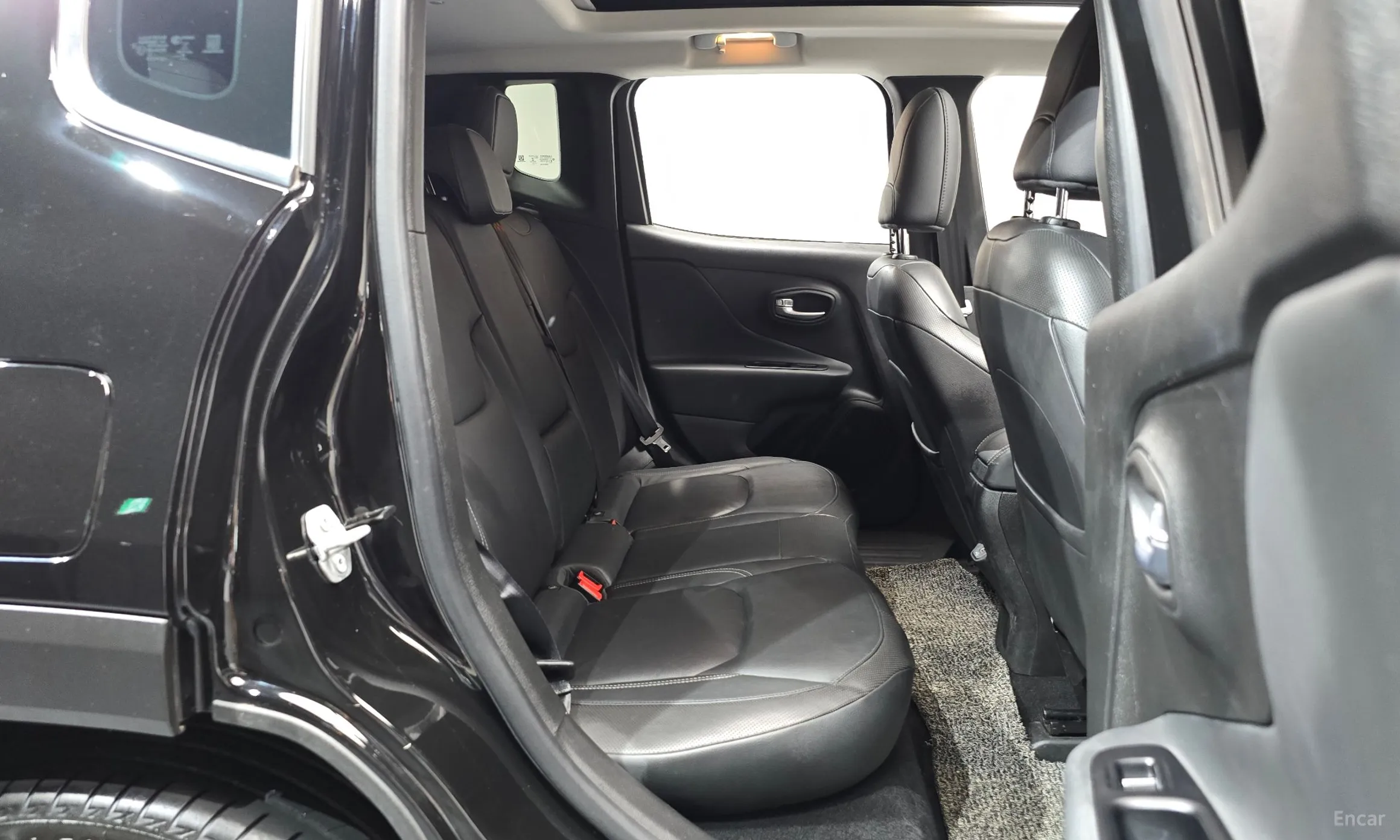 Jeep Renegade превью 12