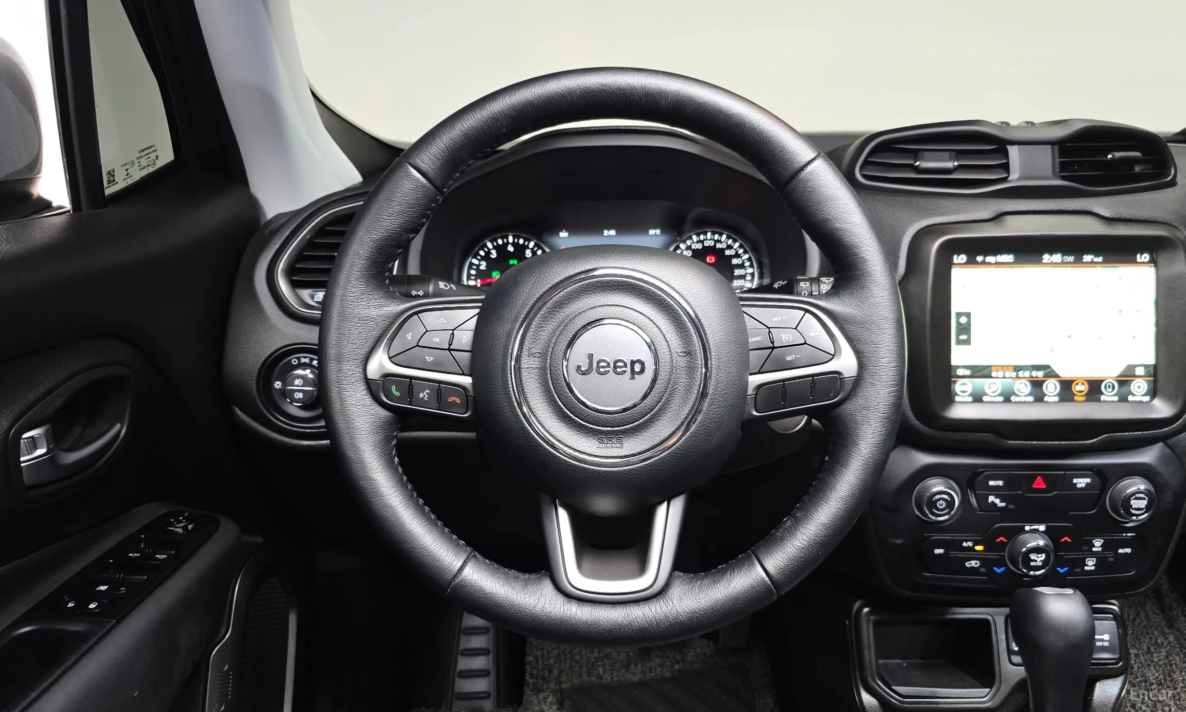 Jeep Renegade превью 13
