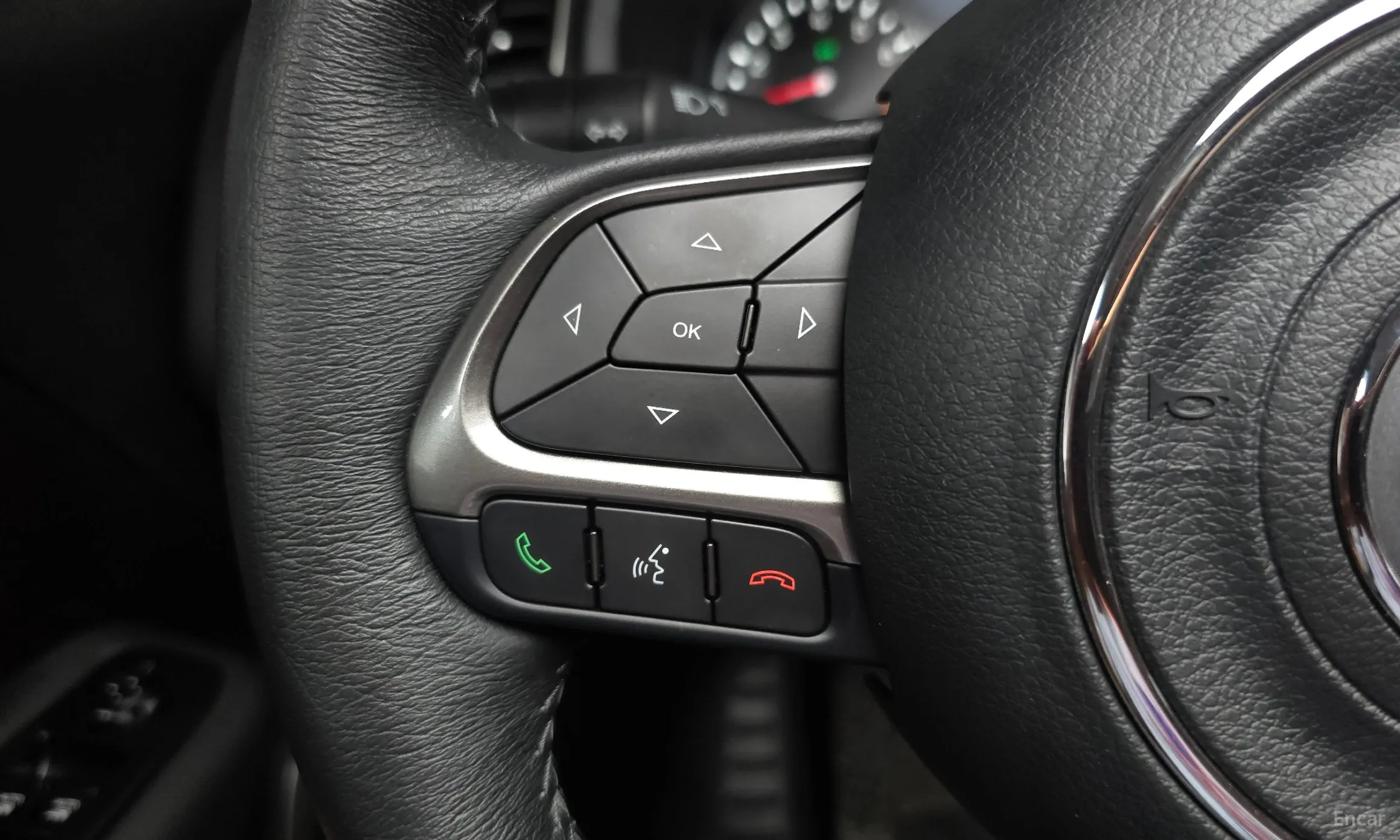 Jeep Renegade превью 16