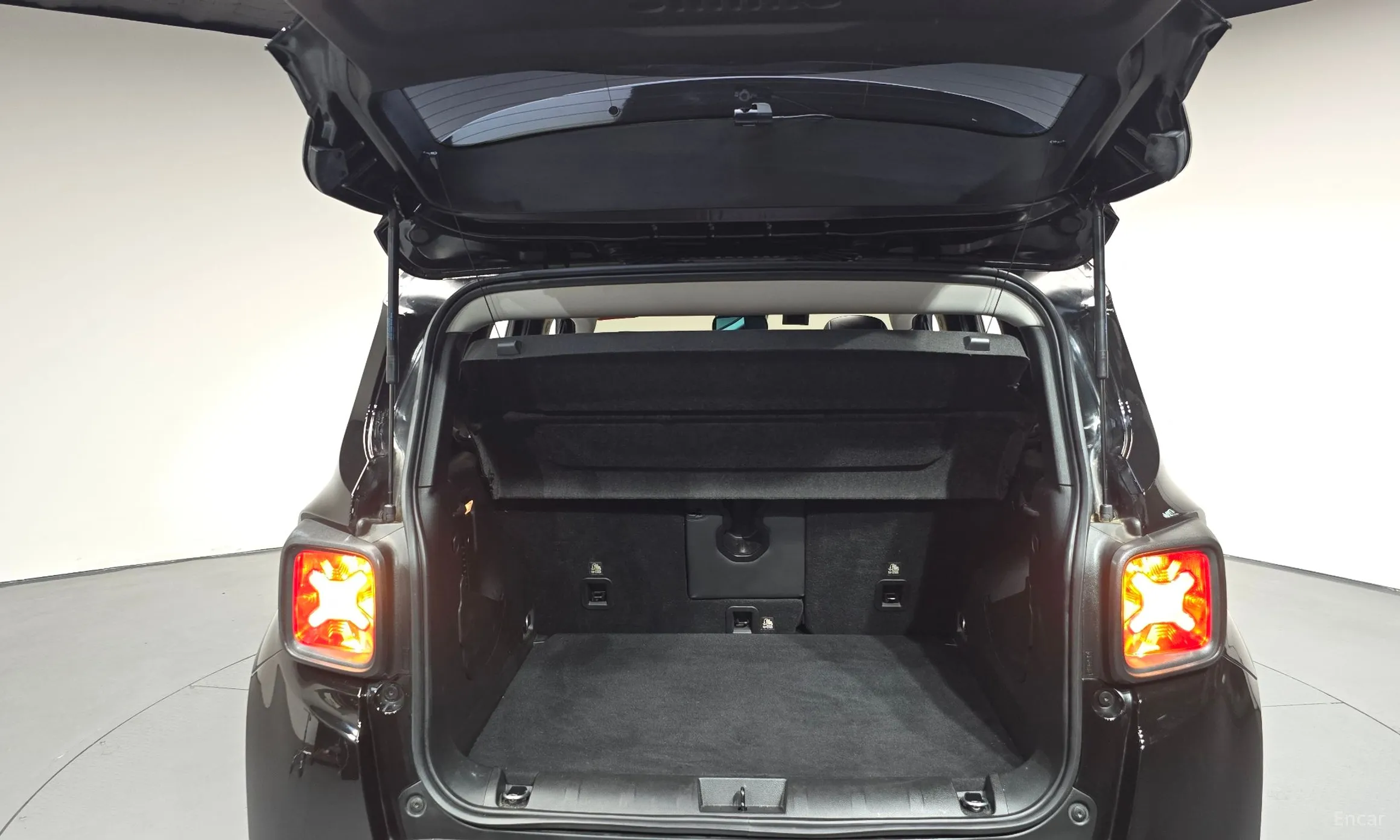 Jeep Renegade превью 20