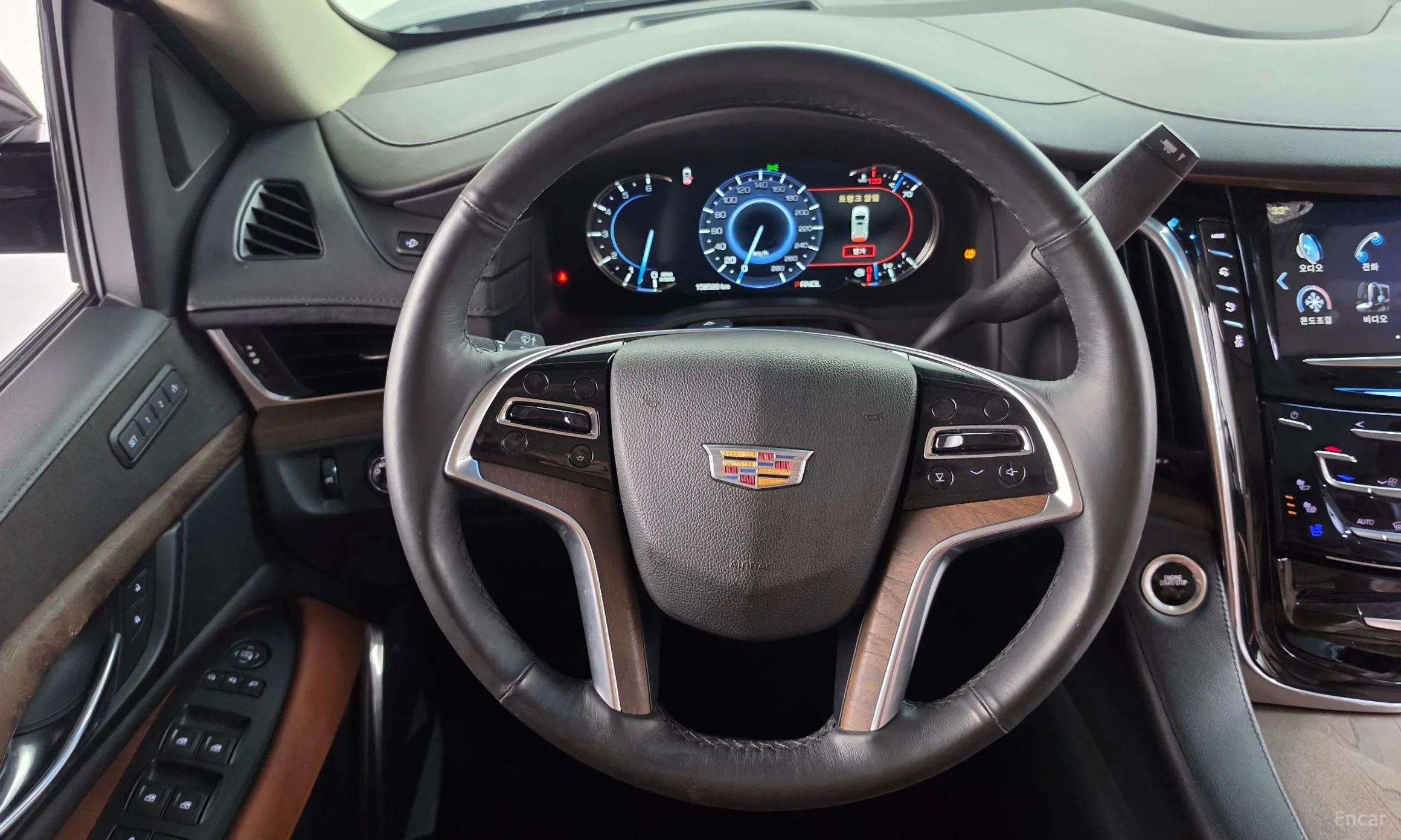 Cadillac Escalade превью 13