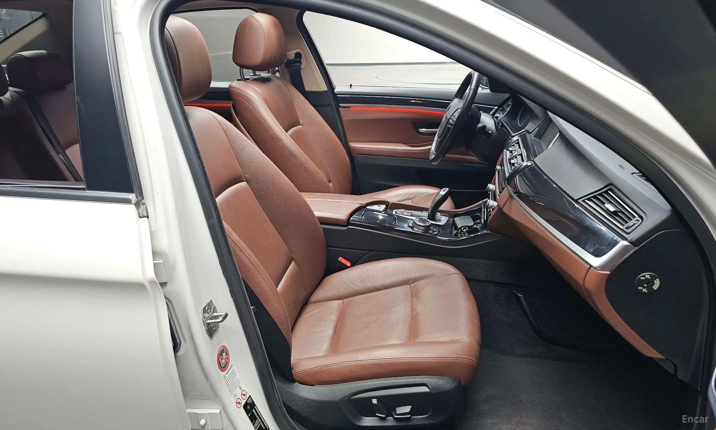 BMW 5 Series (F10) превью 10