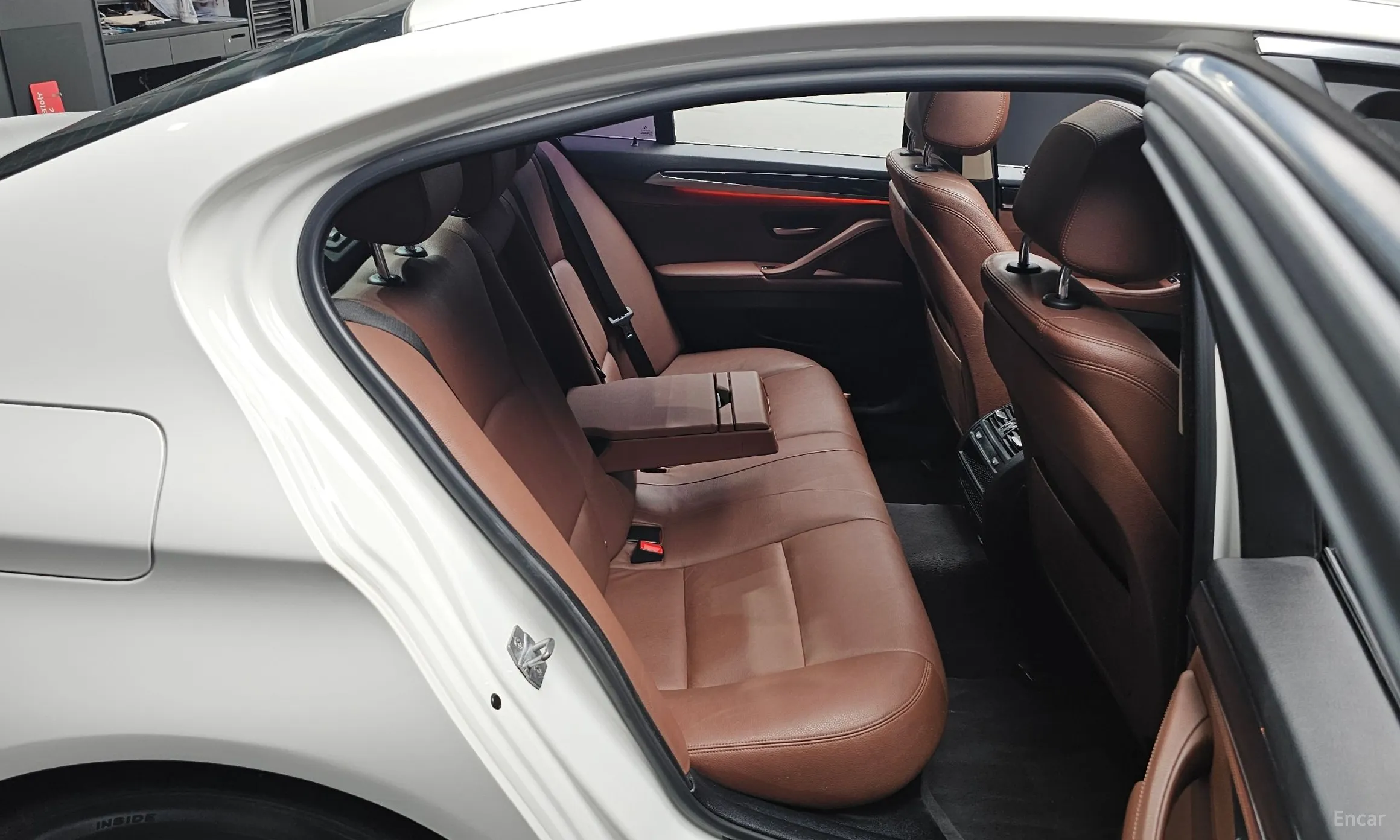 BMW 5 Series (F10) превью 11