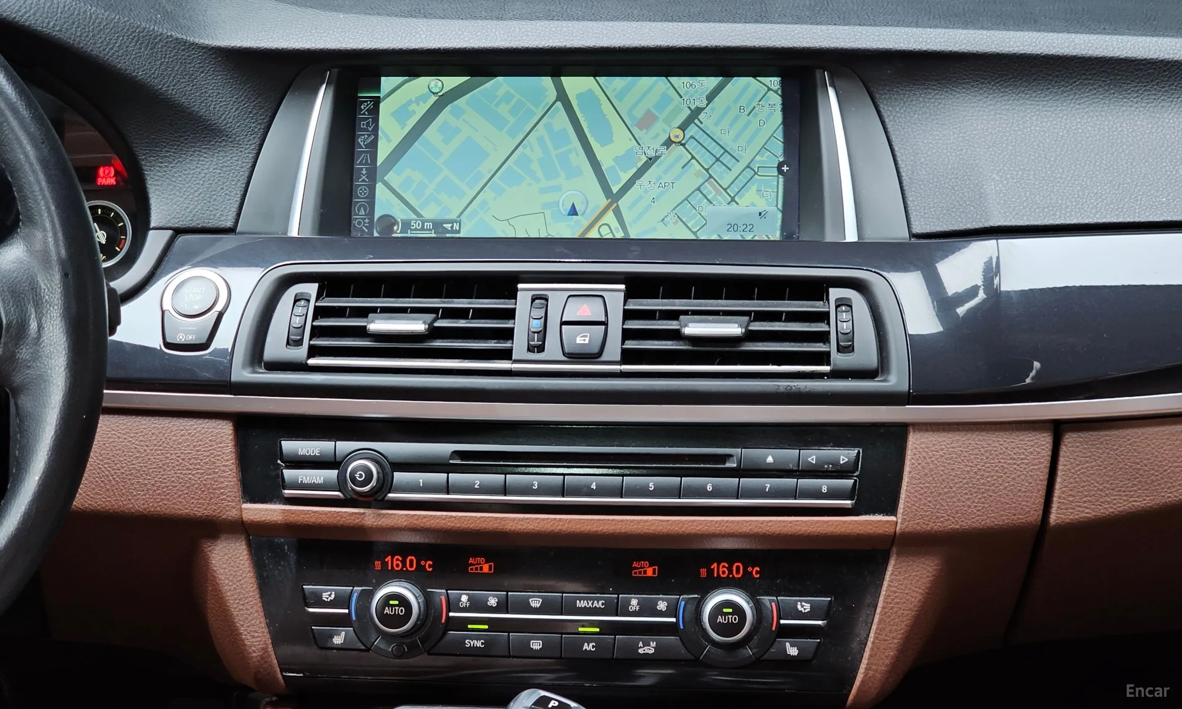BMW 5 Series (F10) превью 14