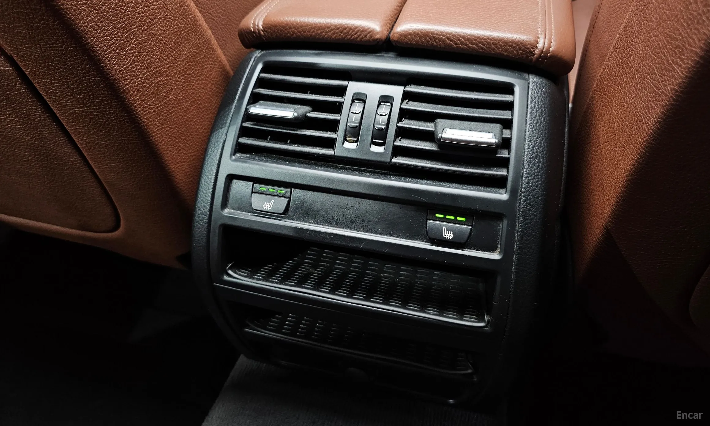 BMW 5 Series (F10) превью 19