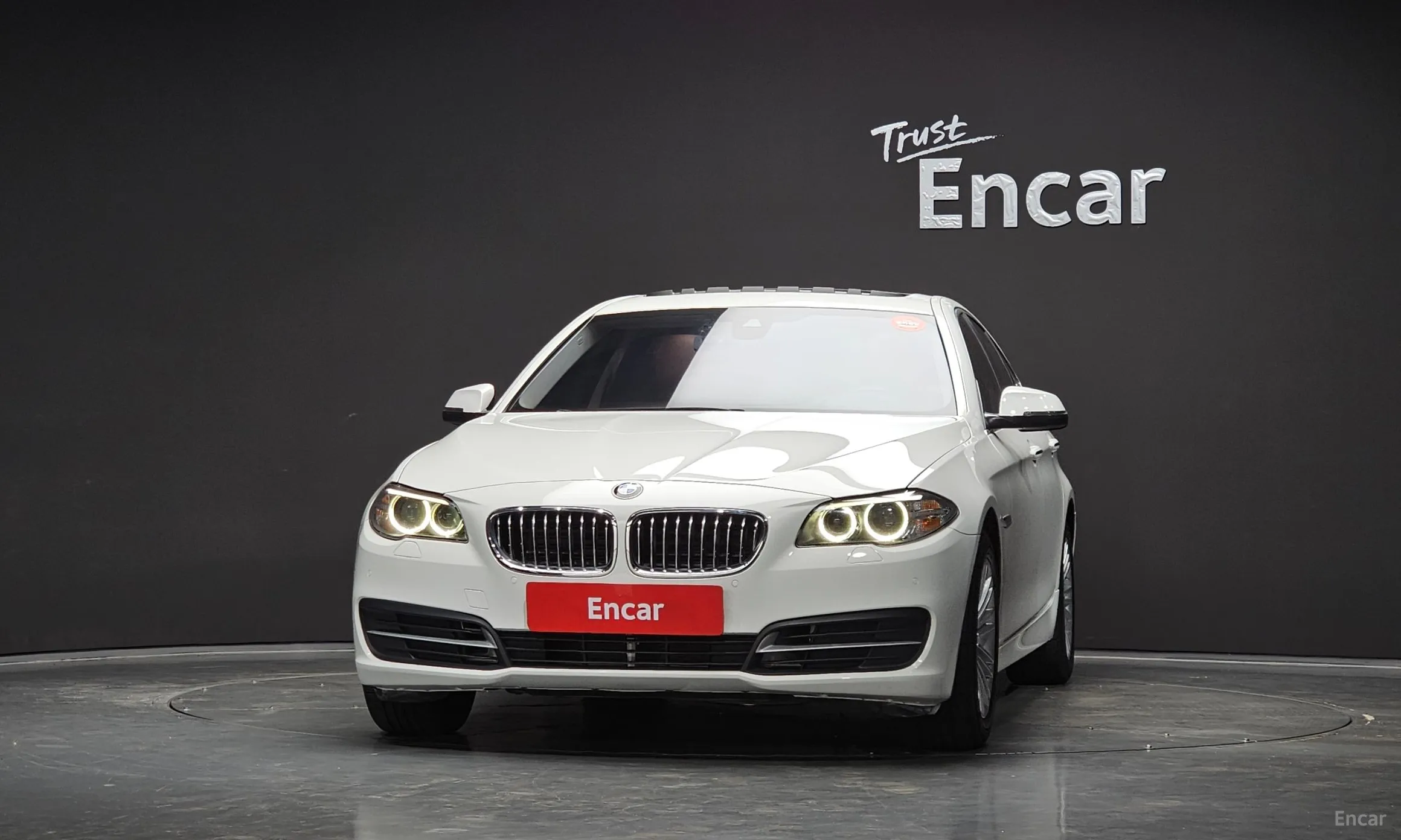 BMW 5 Series (F10) превью 3