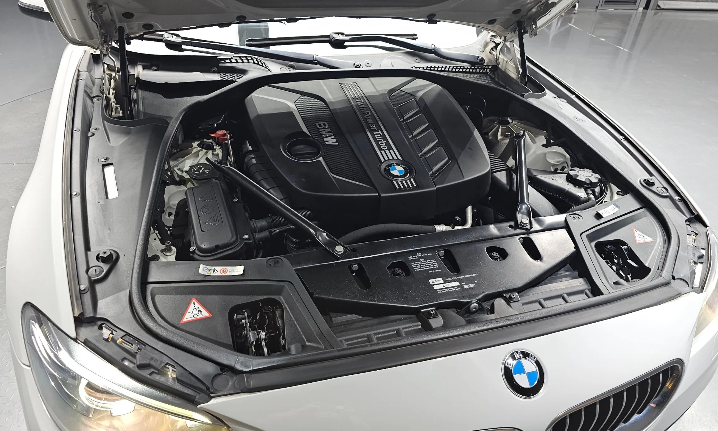 BMW 5 Series (F10) превью 6
