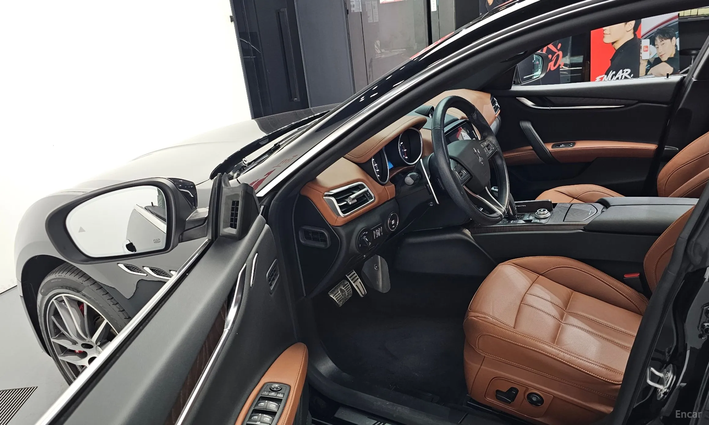 Maserati Ghibli превью 10
