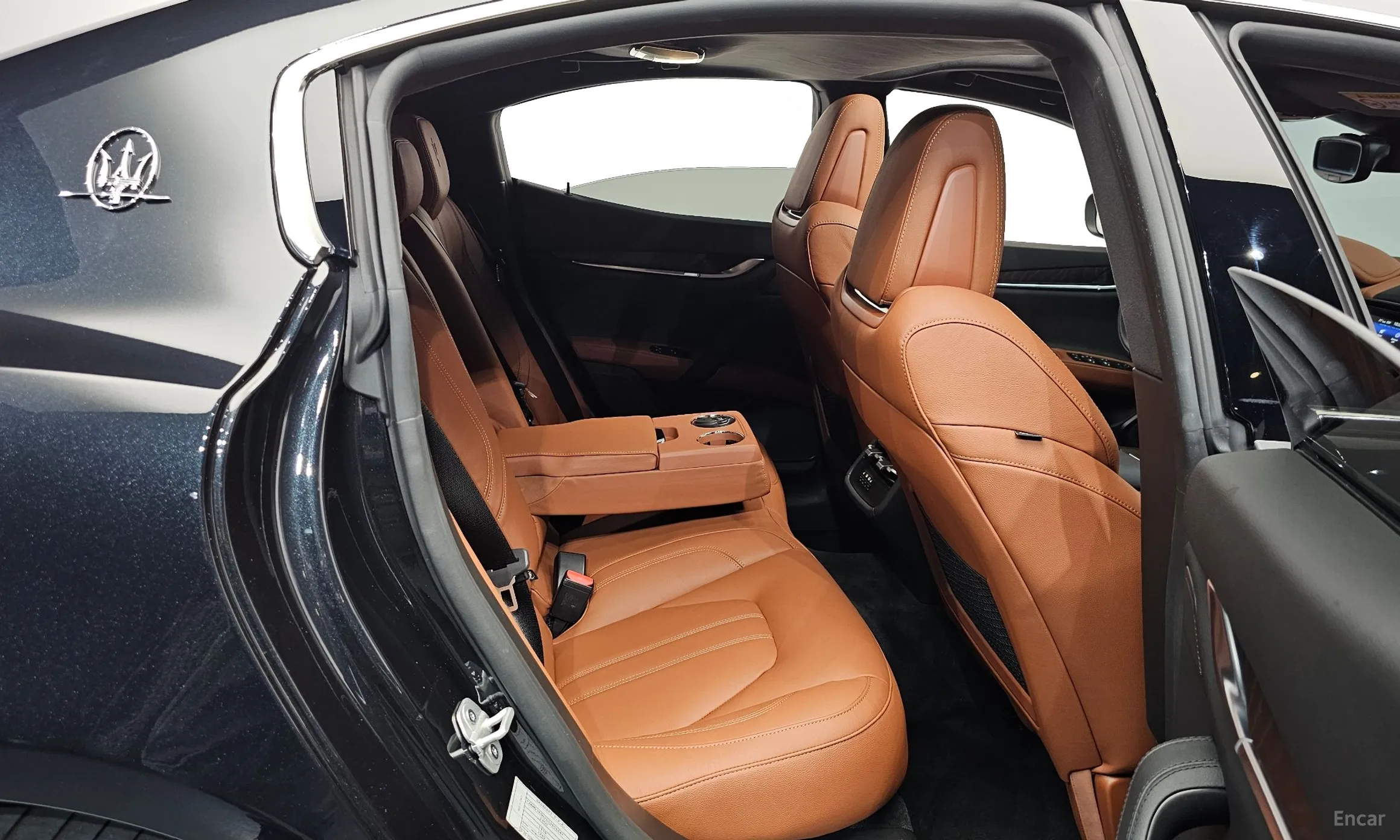 Maserati Ghibli превью 11