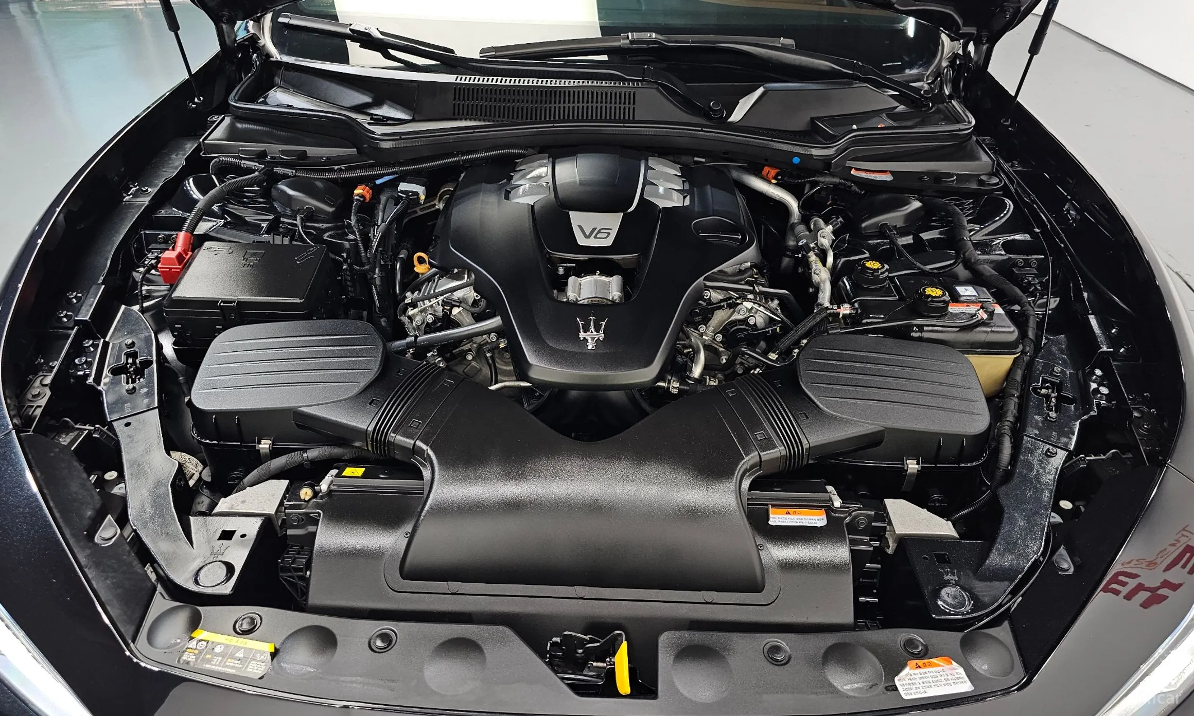 Maserati Ghibli превью 6