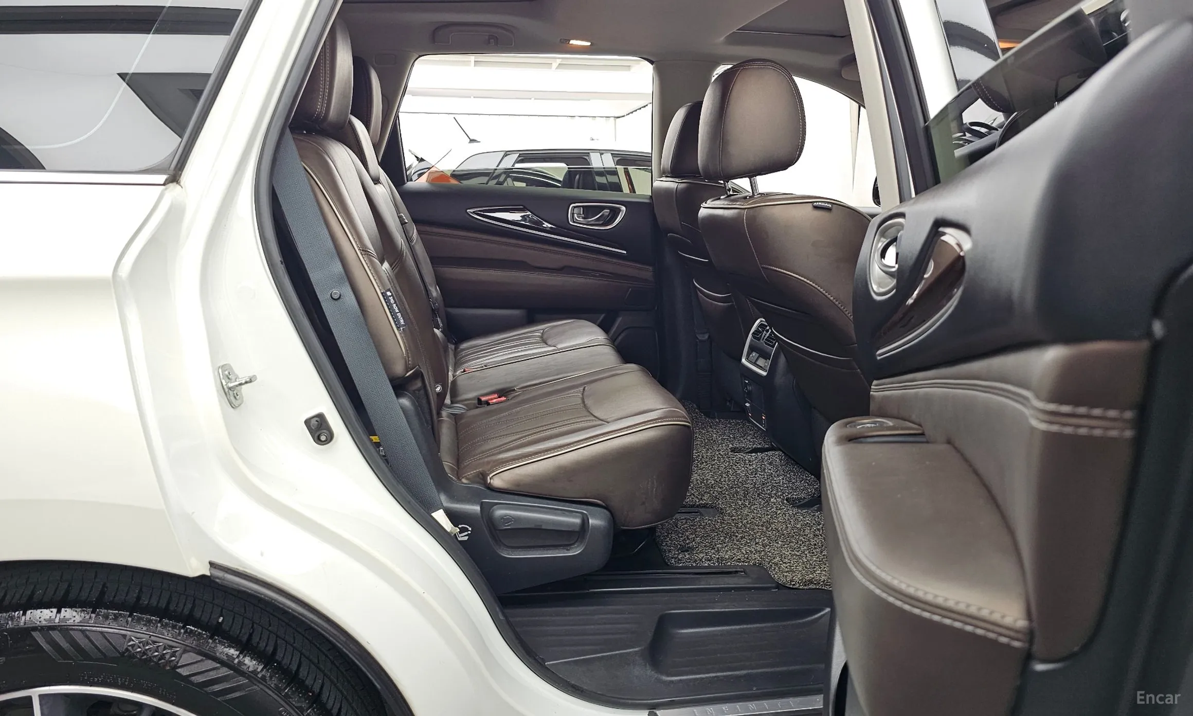 Infiniti QX60 превью 12