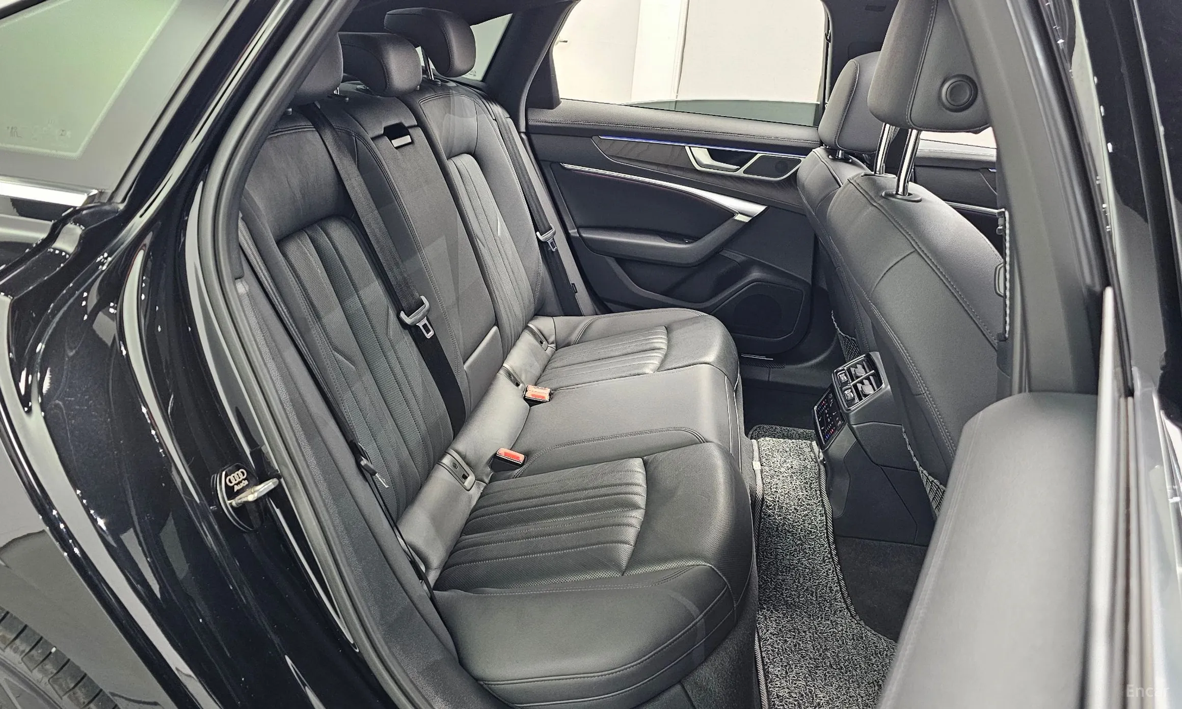 Audi A6 (C8) превью 11