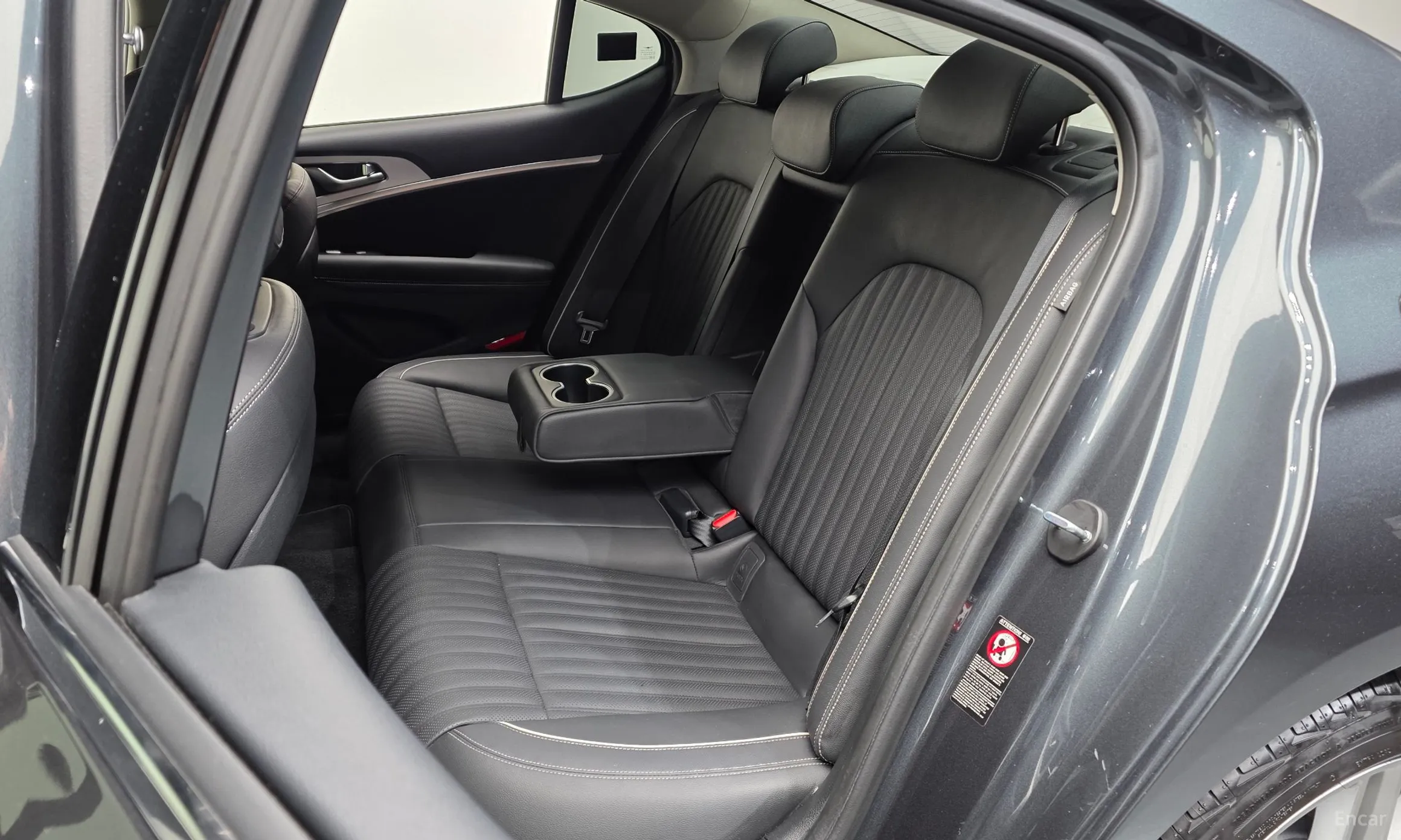 Genesis G70 превью 12