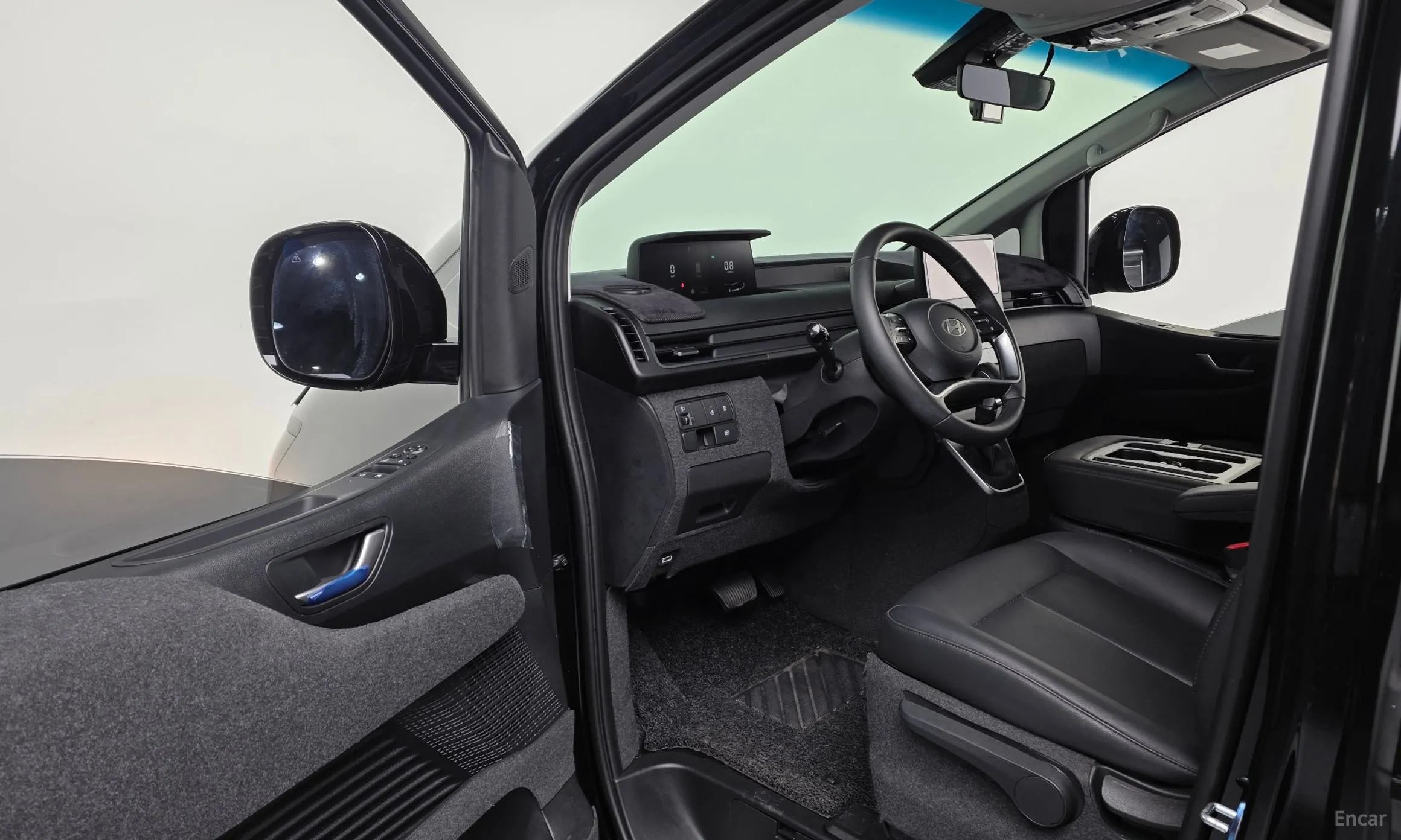 Hyundai Staria превью 10