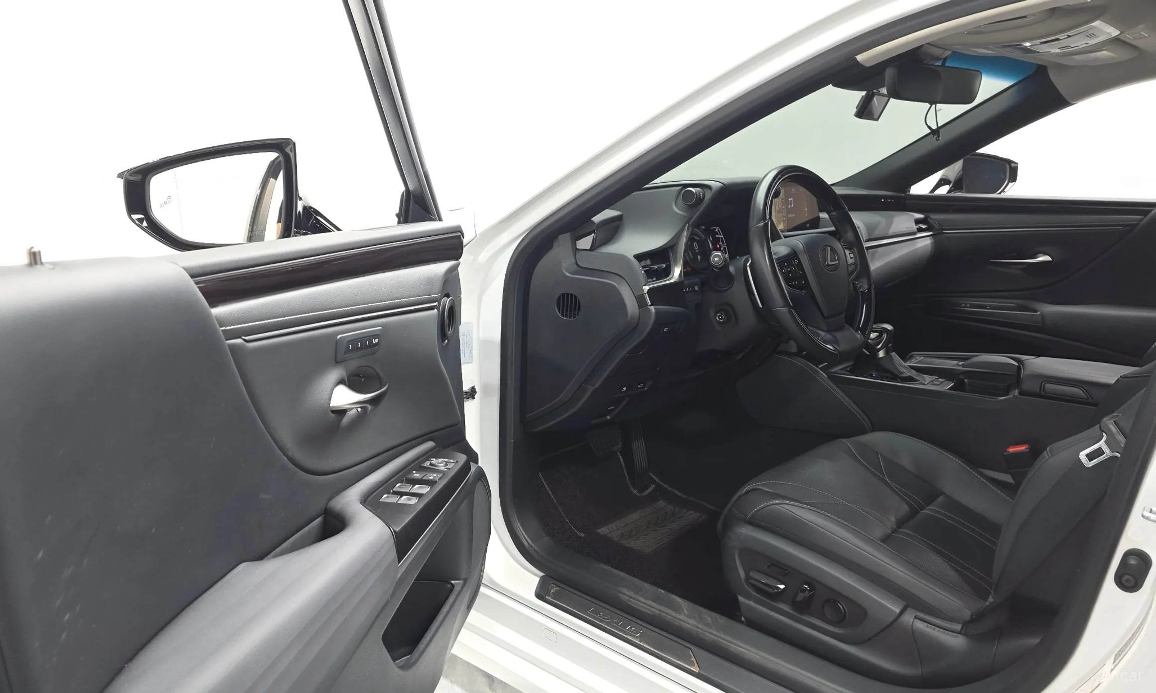Lexus ES300h 7th Generation превью 10