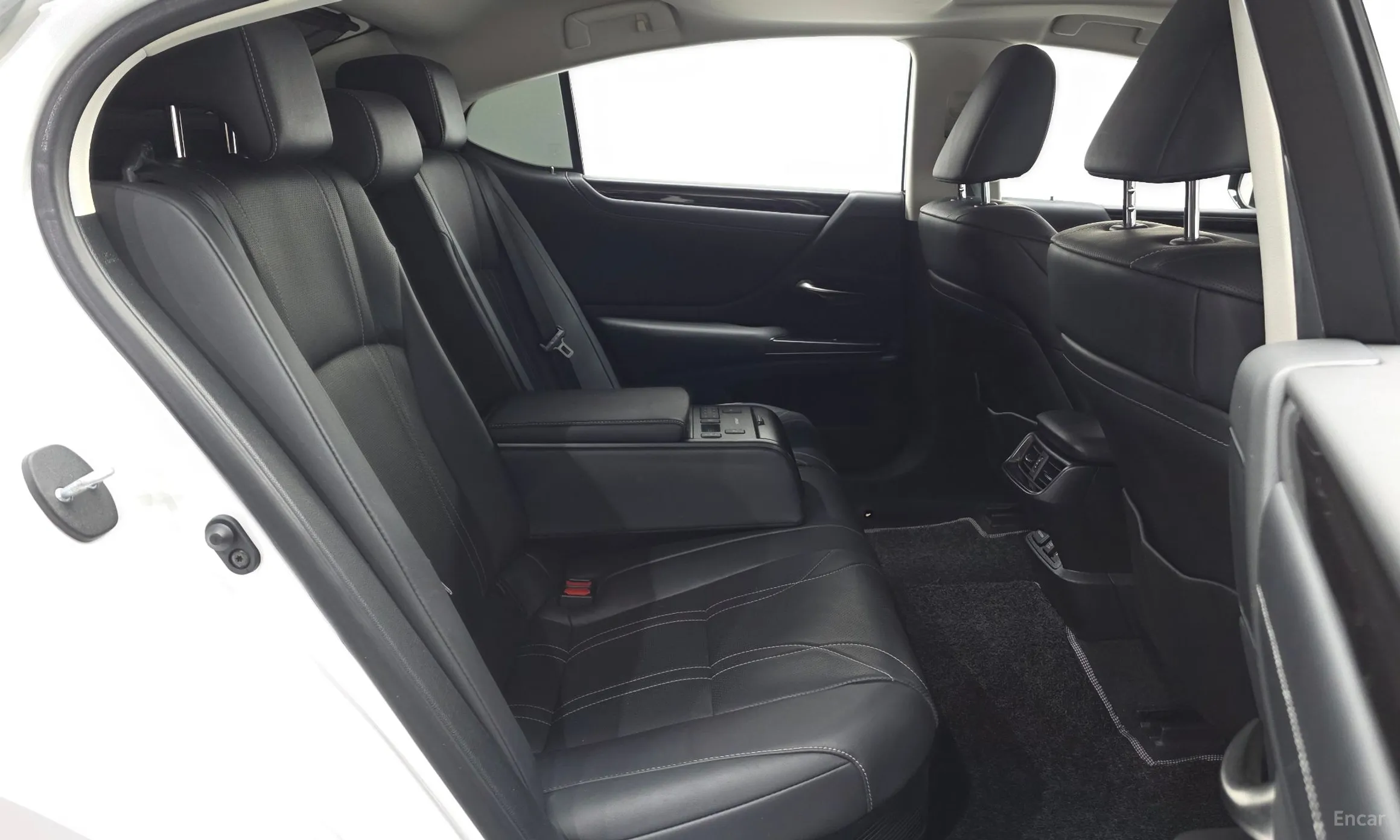 Lexus ES300h 7th Generation превью 12