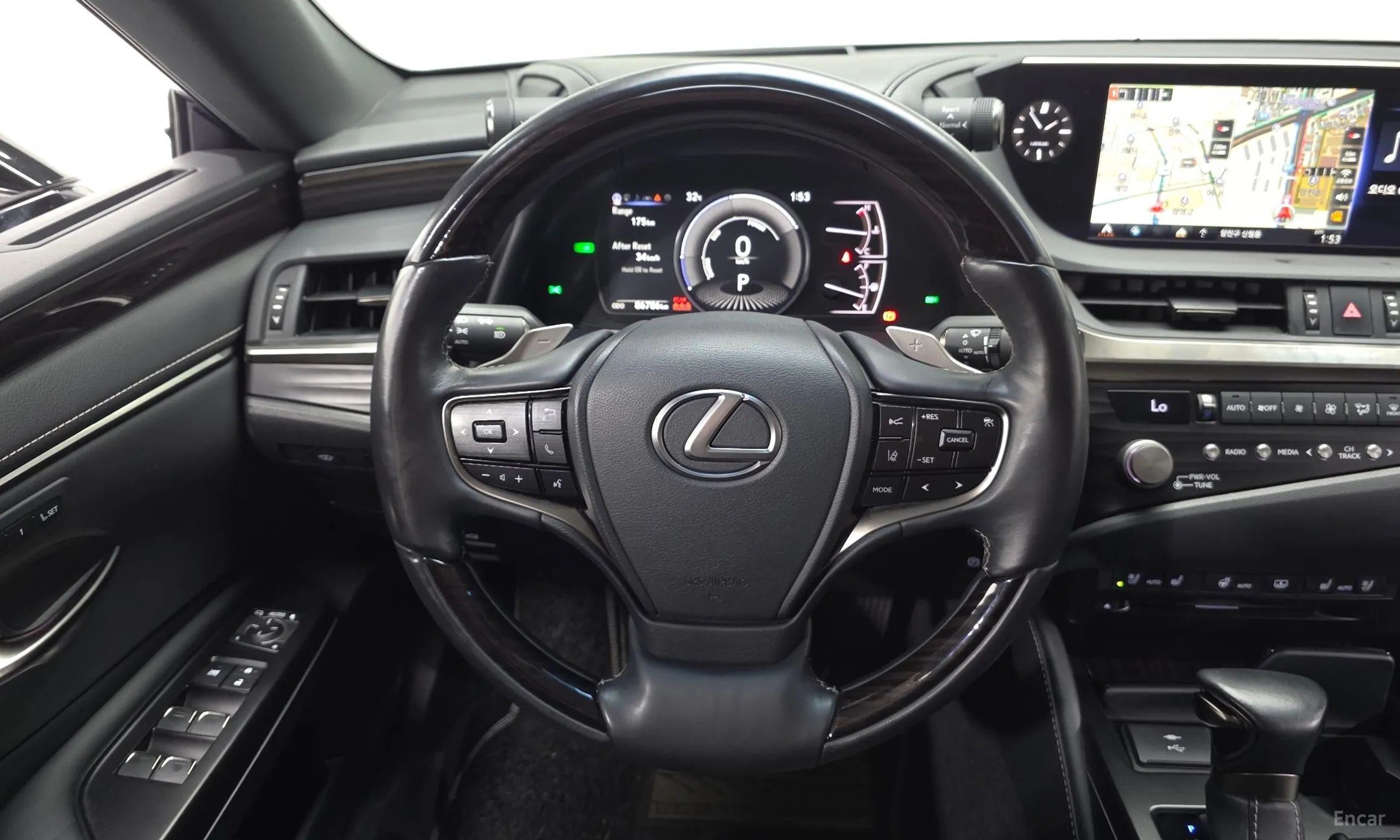 Lexus ES300h 7th Generation превью 13