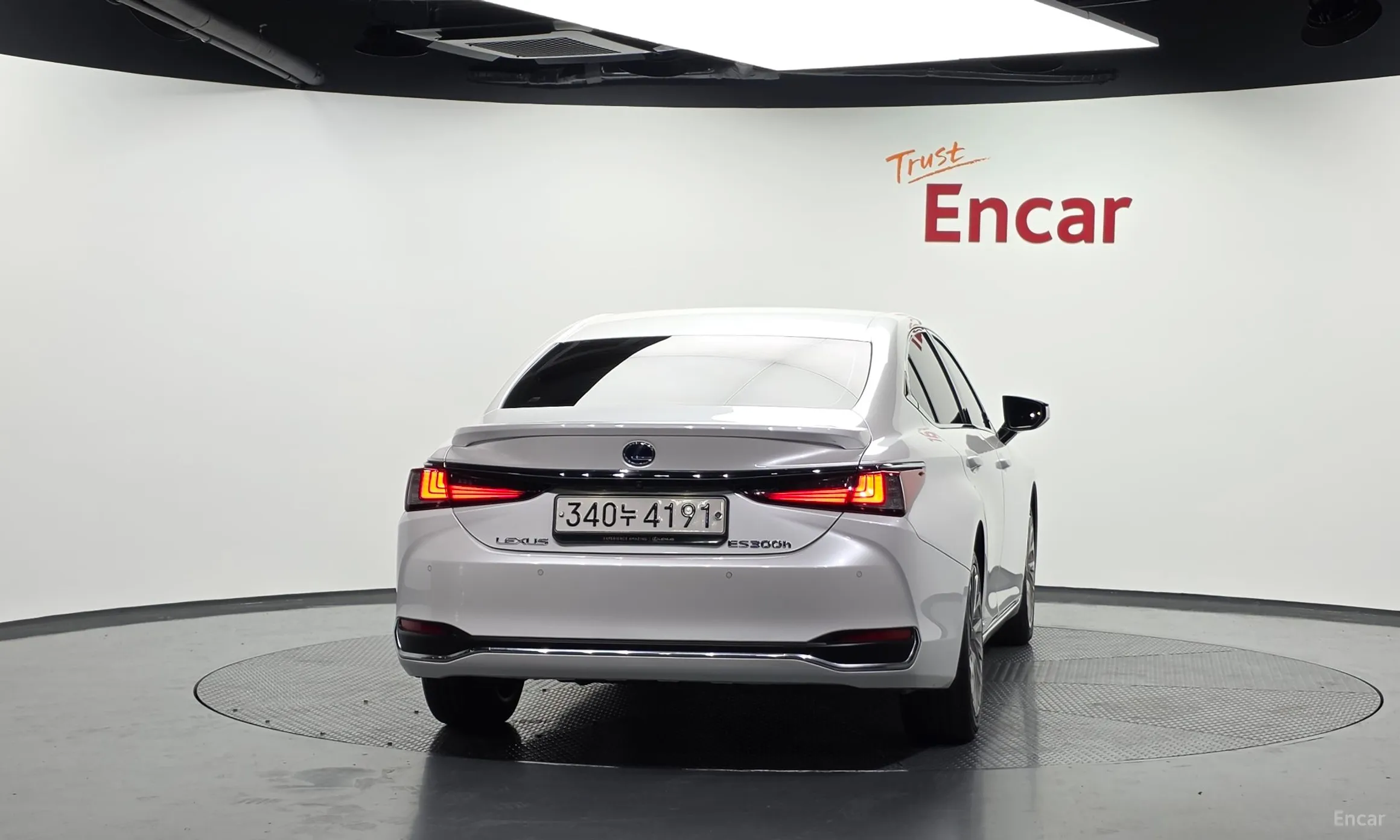 Lexus ES300h 7th Generation превью 4