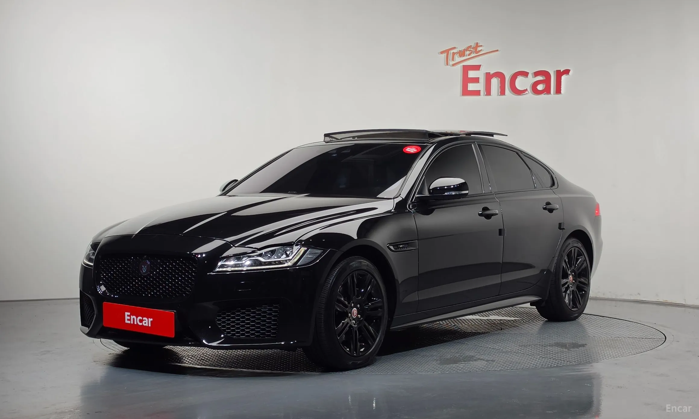 Jaguar XF (x260)