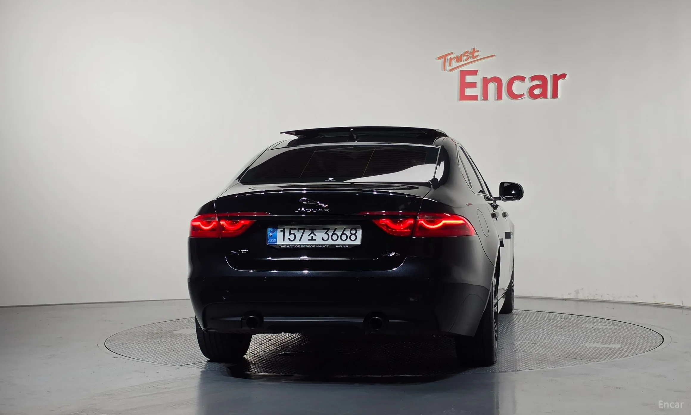 Jaguar XF (x260) превью 4