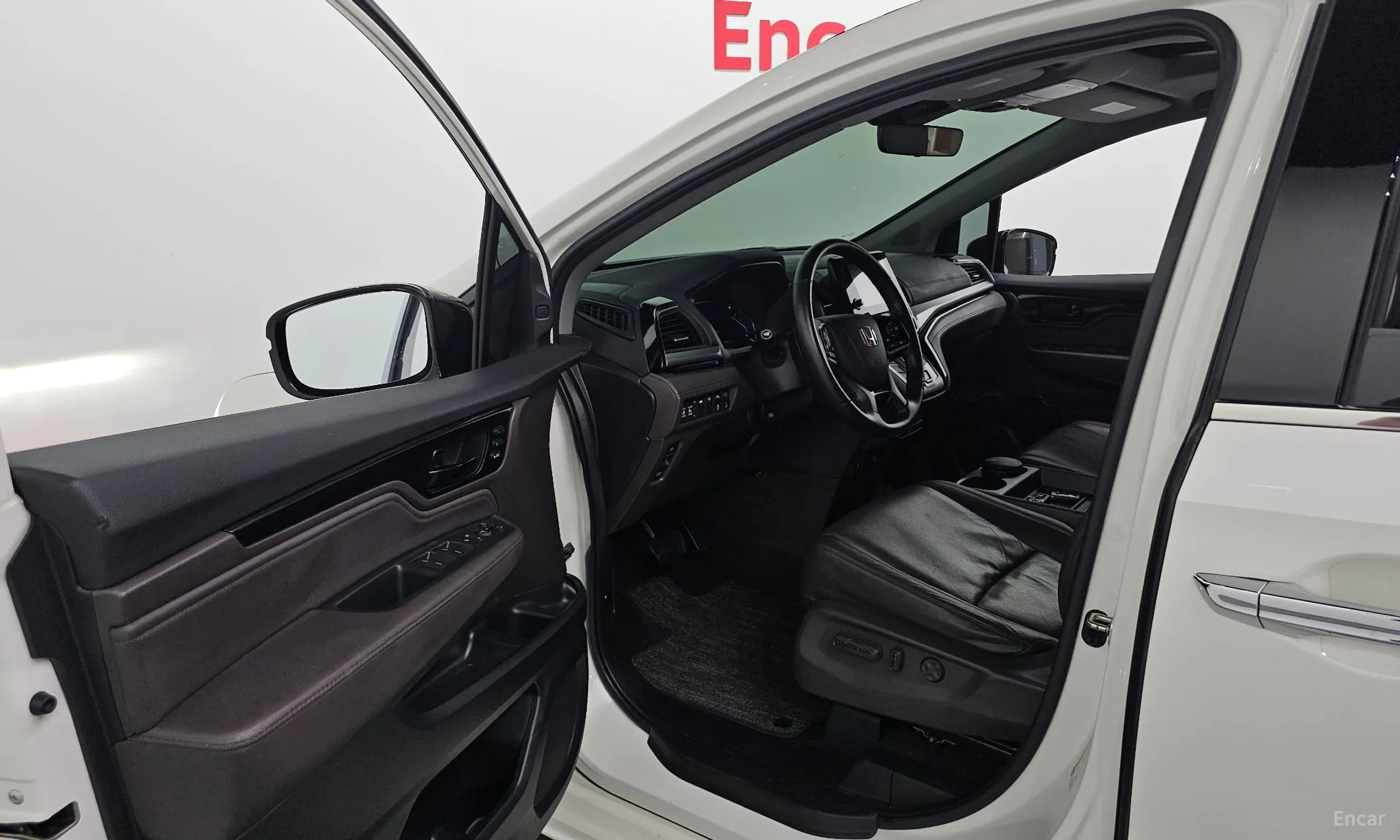 Honda Odyssey превью 10