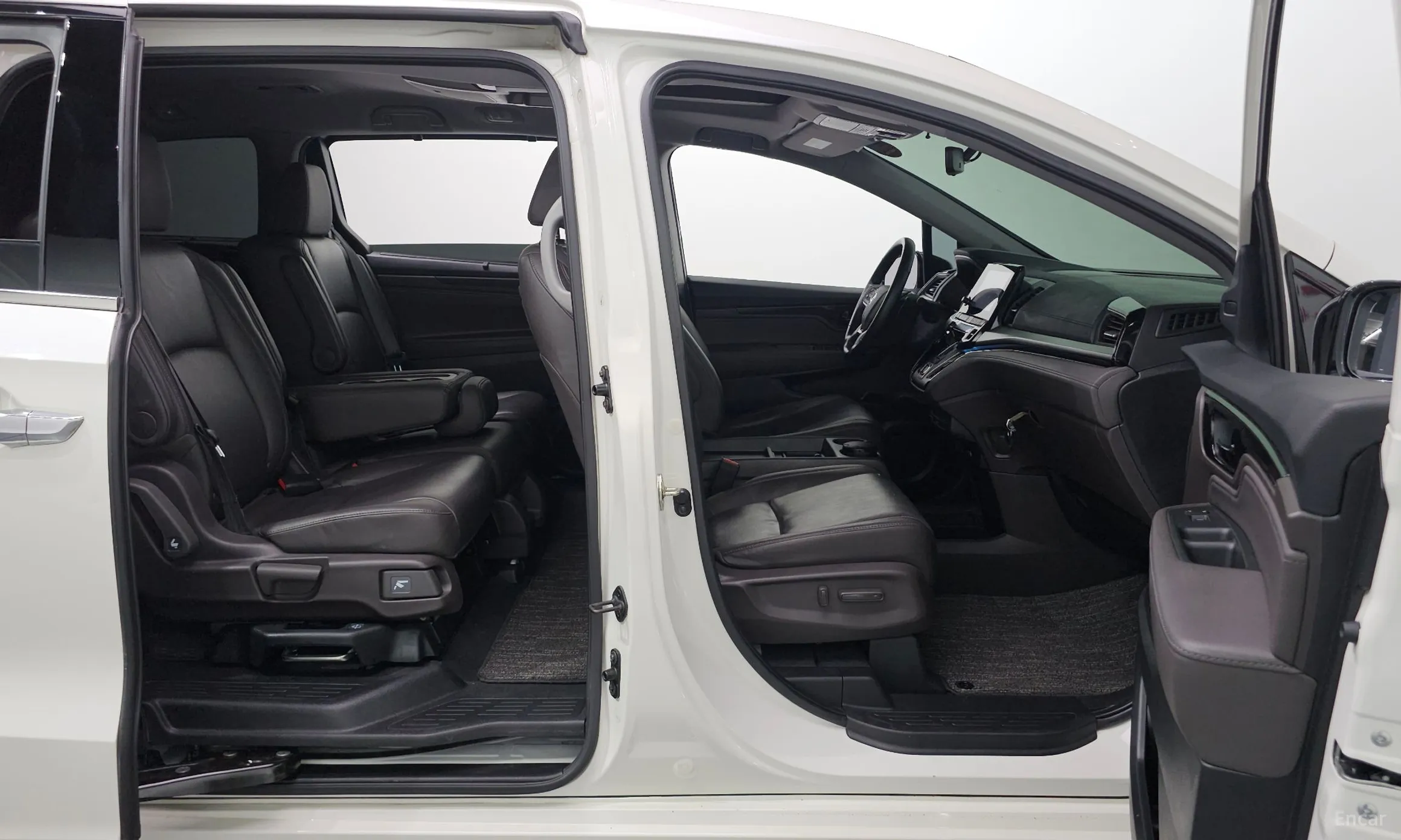 Honda Odyssey превью 18